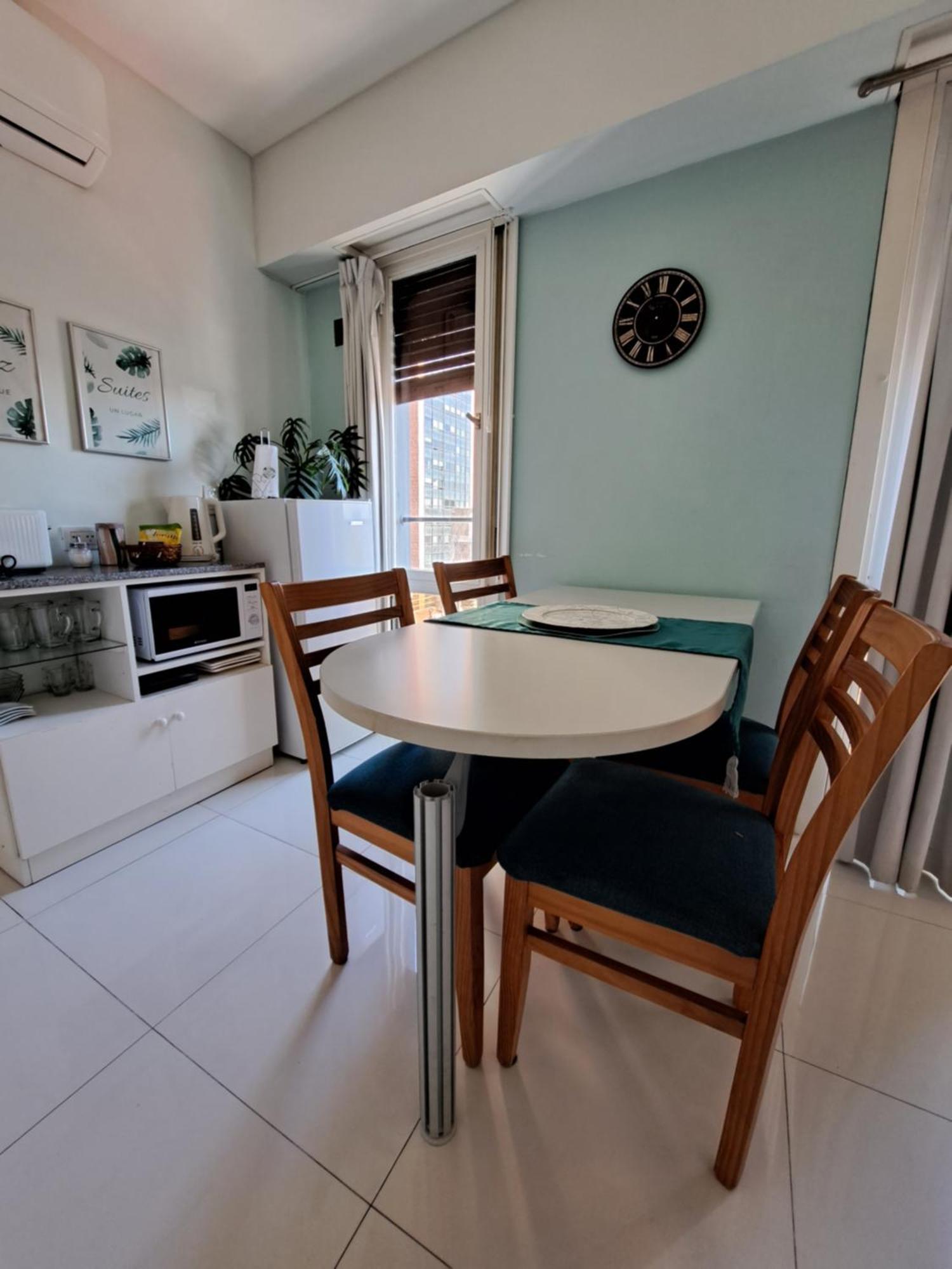 Seliz Luminoso, Con Cochera Auto Mediano O Pequeno Apartamento Buenos Aires