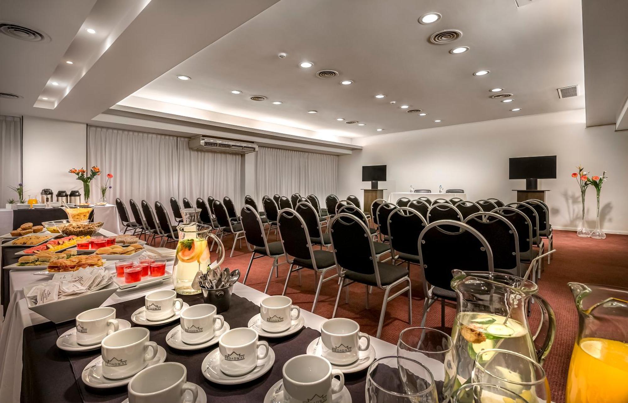 Broadway & Hotel 4*