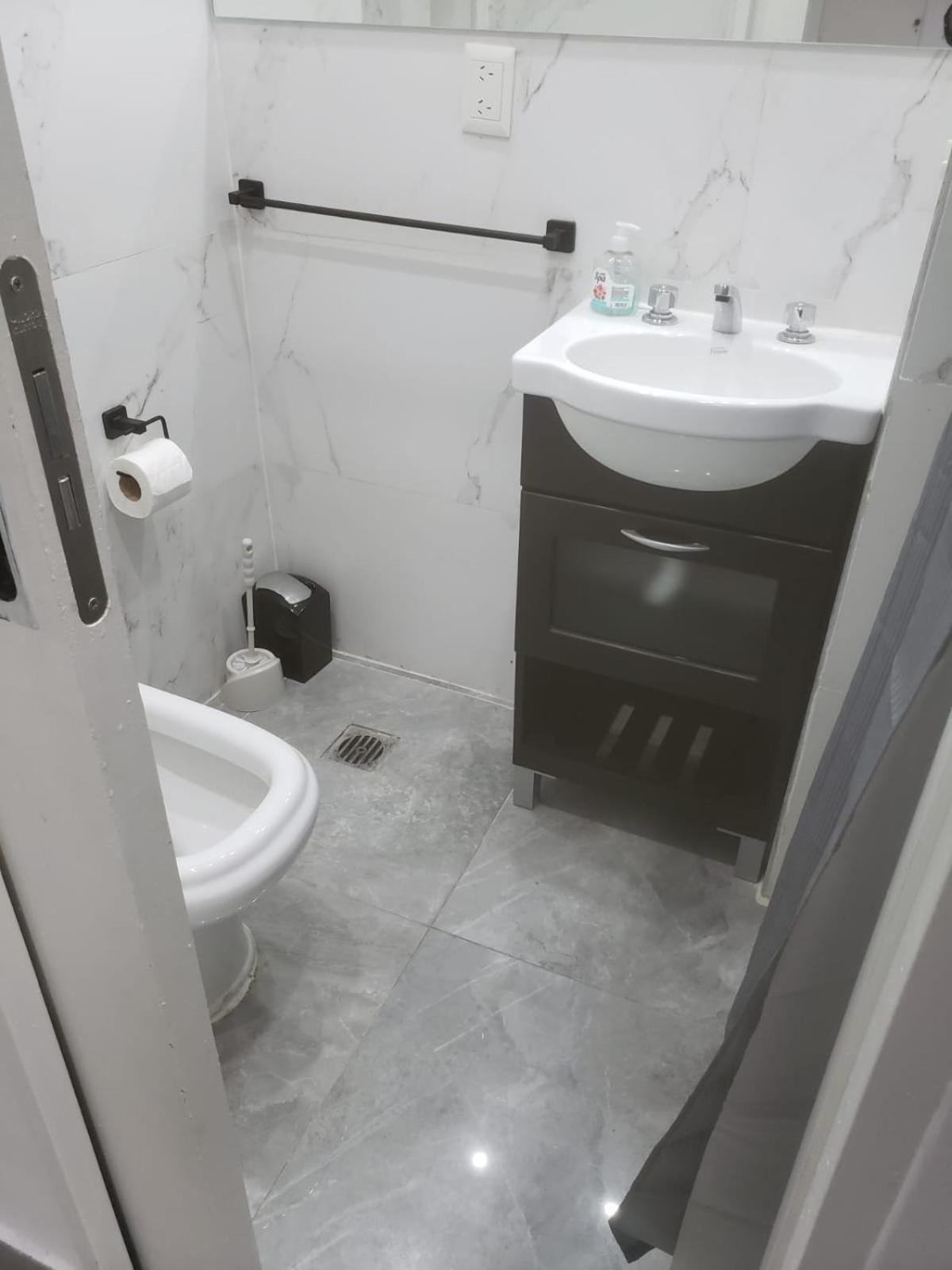 Av. Corrientes 1670 - Paseo La Plaza - Apartment Buenos Aires