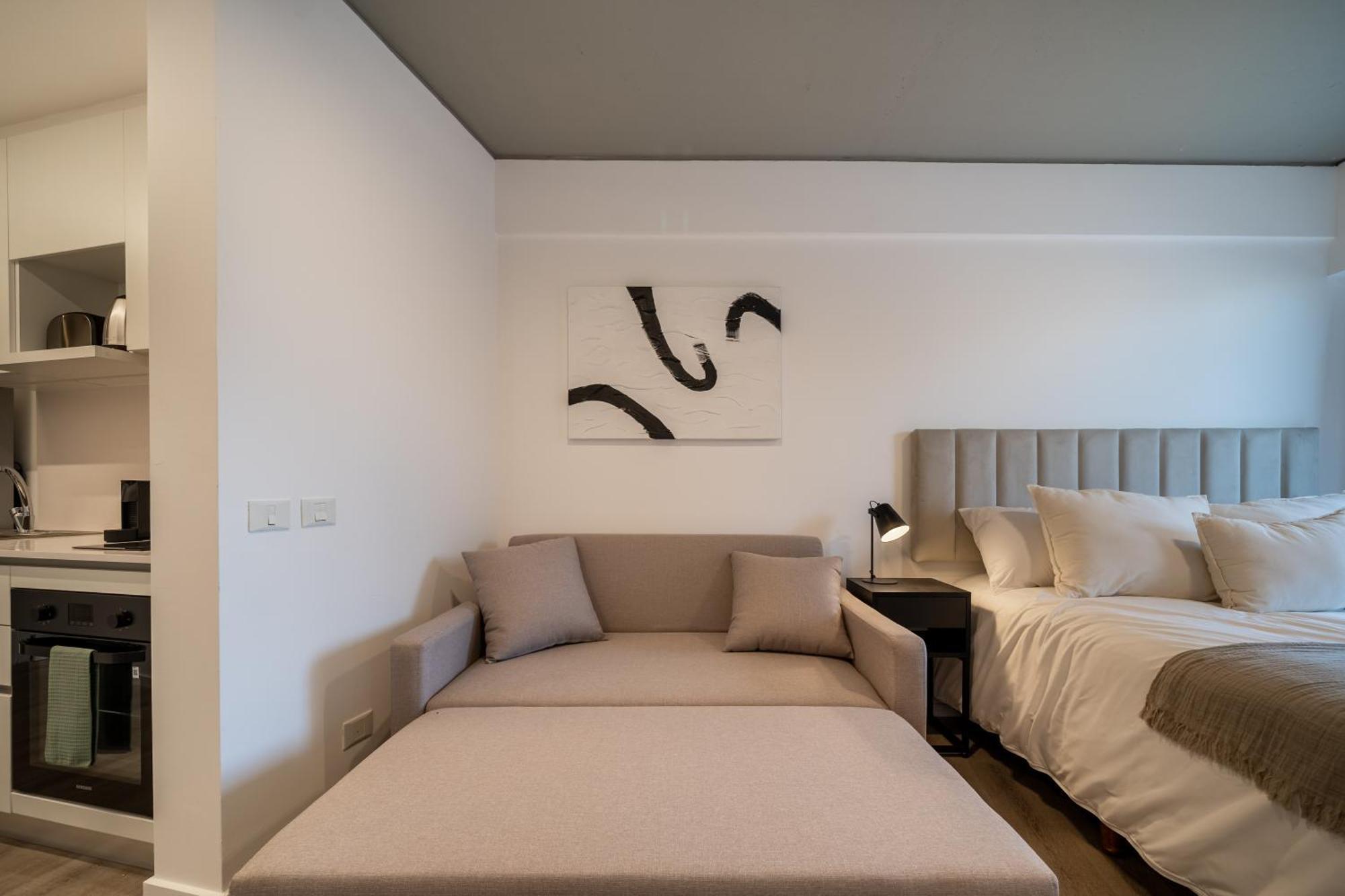 La Vie Palermo Hollywood Apartment