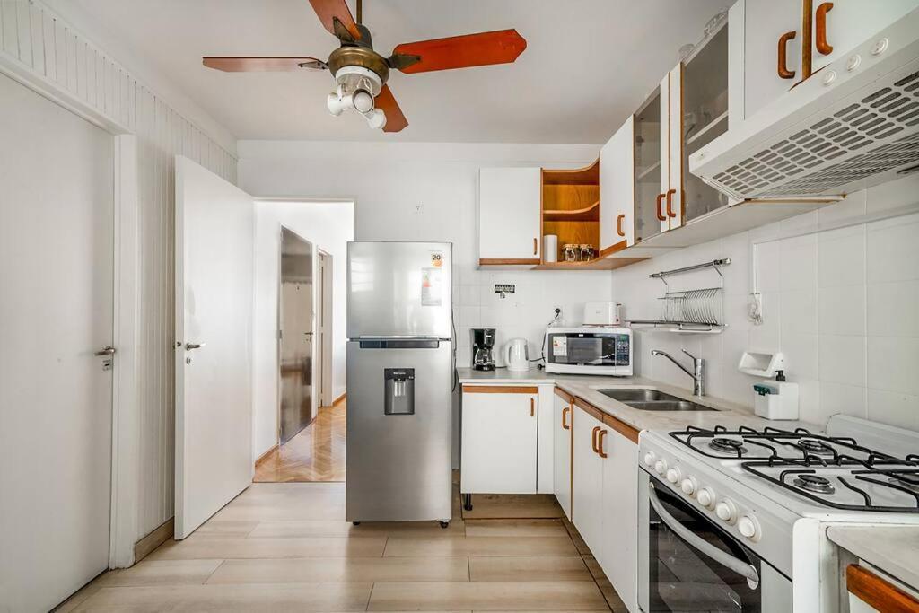 High Floor 3br Apartment *