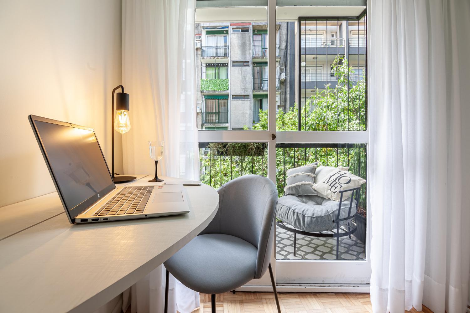 Apartment Prime In Palermo Location W/balcony. Work-stay Speed Internet Washer/dryer Unit *