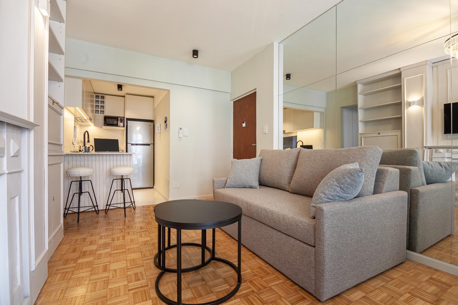Prime In Palermo Location W/balcony. Work-stay Speed Internet Washer/dryer Unit Apartment *