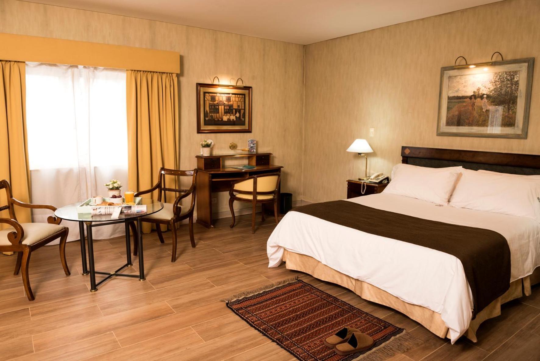Mayflower Hotel
