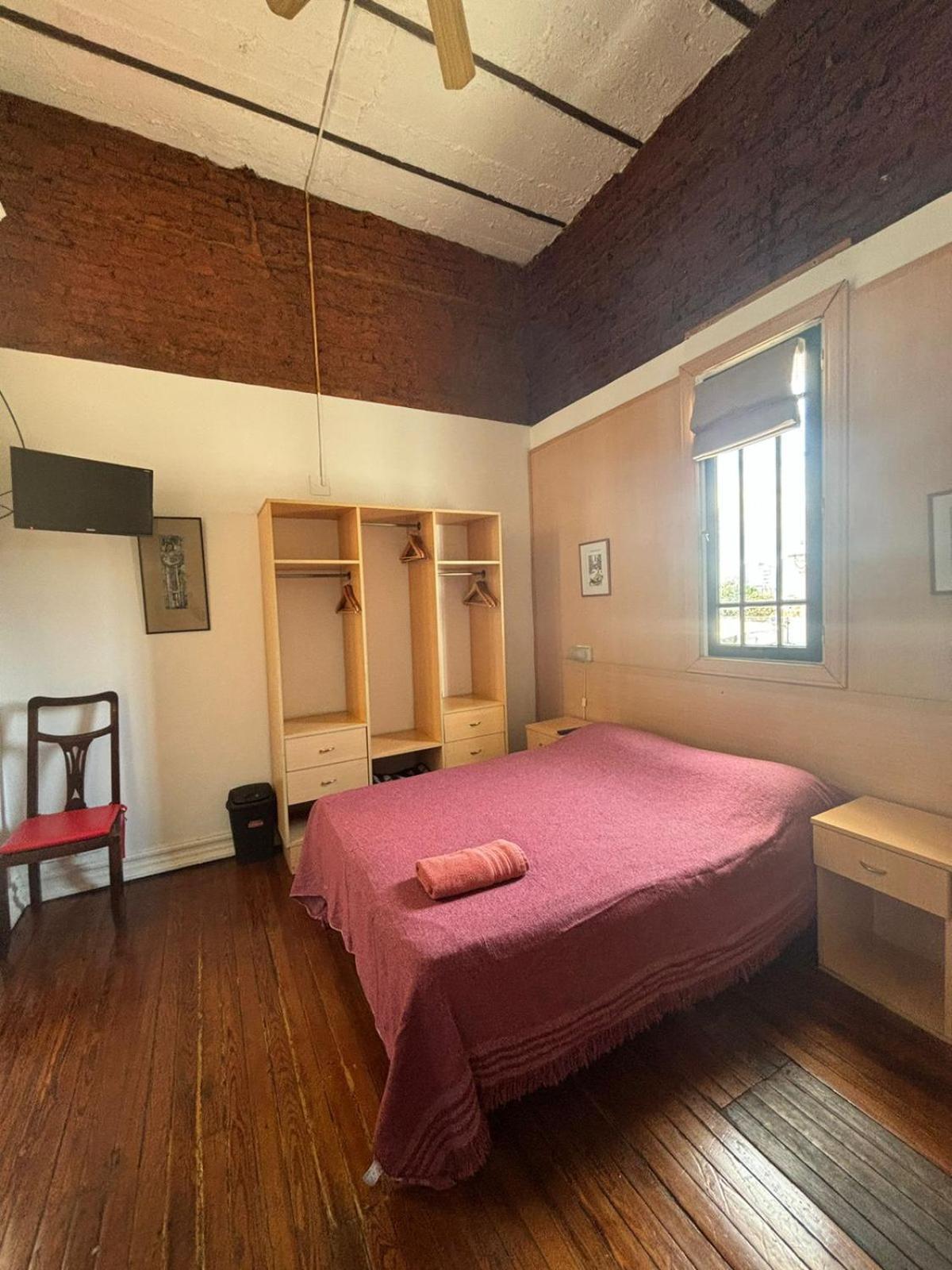 Lgy Only Men Bed & Breakfast *