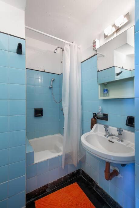 Departamento A Metros De Plaza Dorrego, San Telmo Apartment *