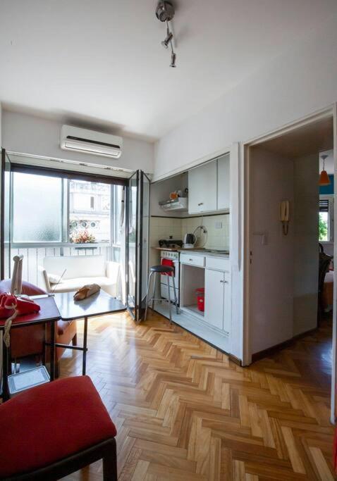 Departamento A Metros De Plaza Dorrego, San Telmo Apartment