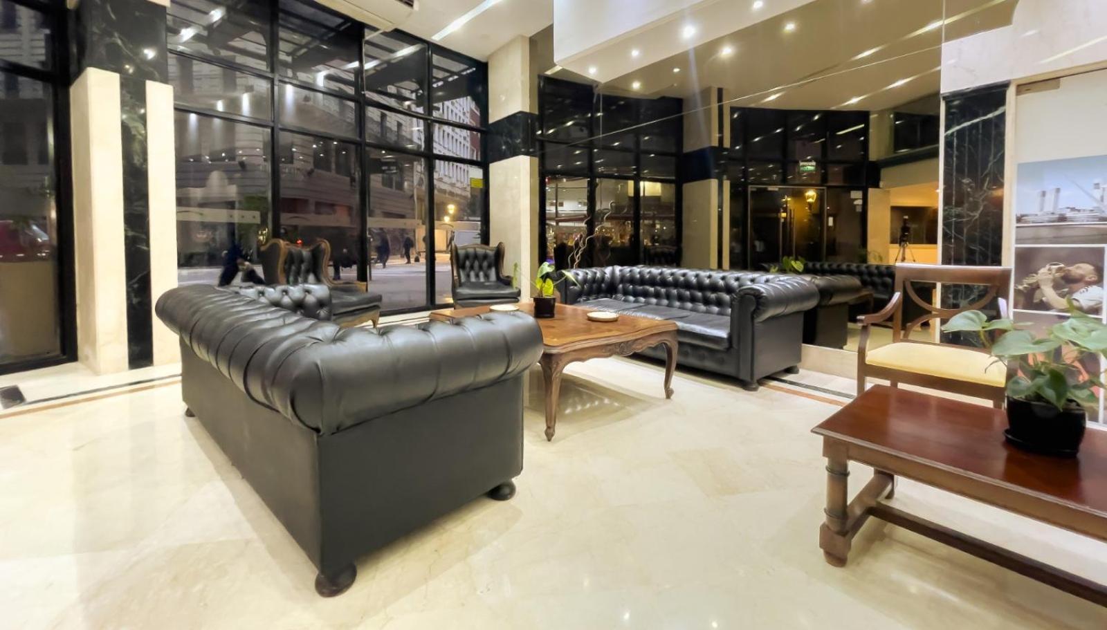 Reconquista Plaza Hotel