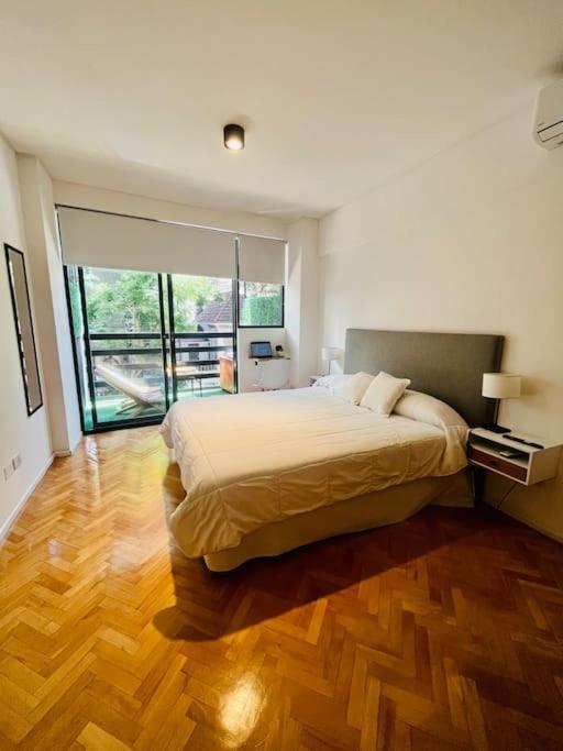 Modern & Sunny In Palermo Apartment