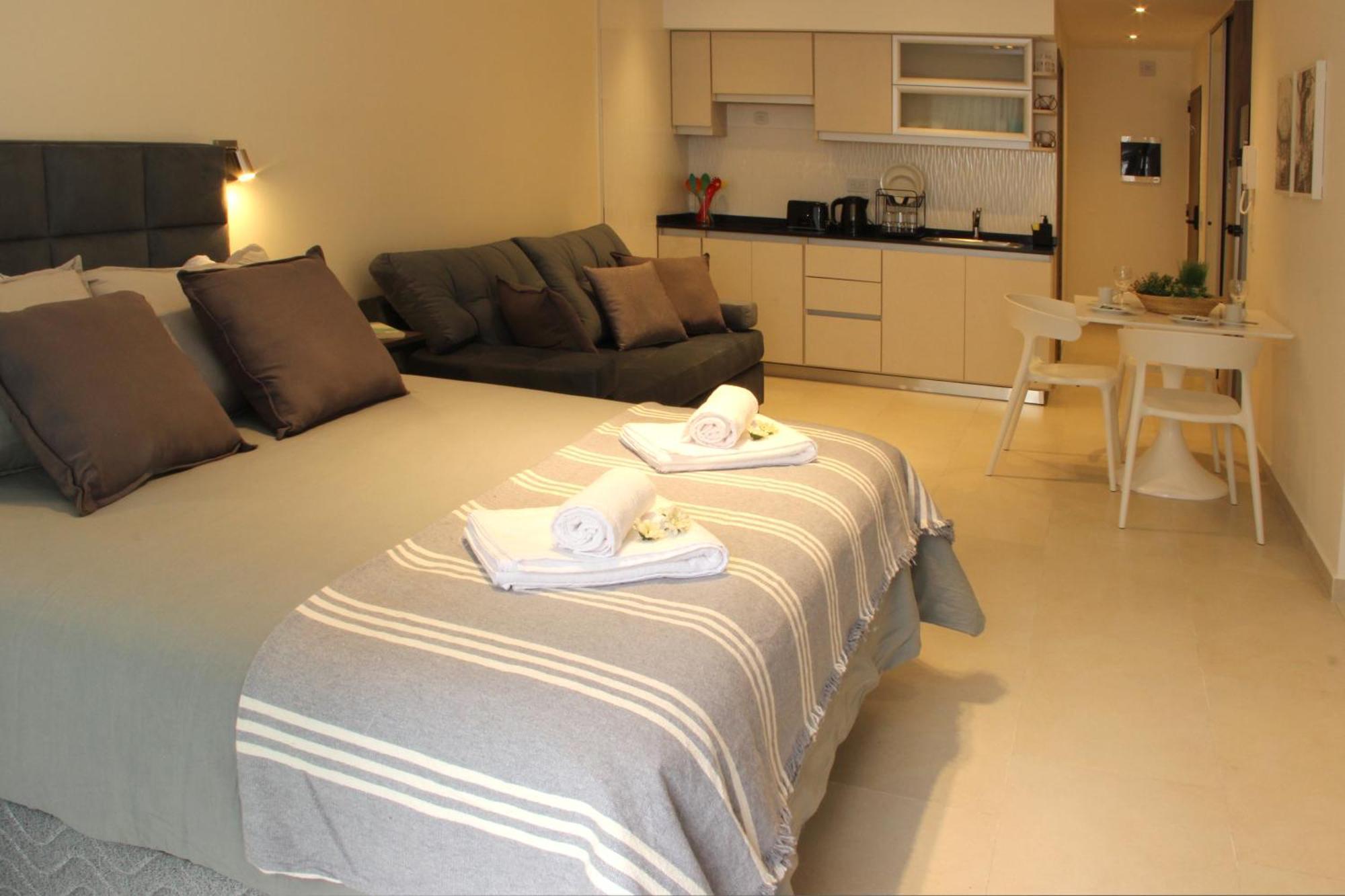 In House Ba - College Aparthotel