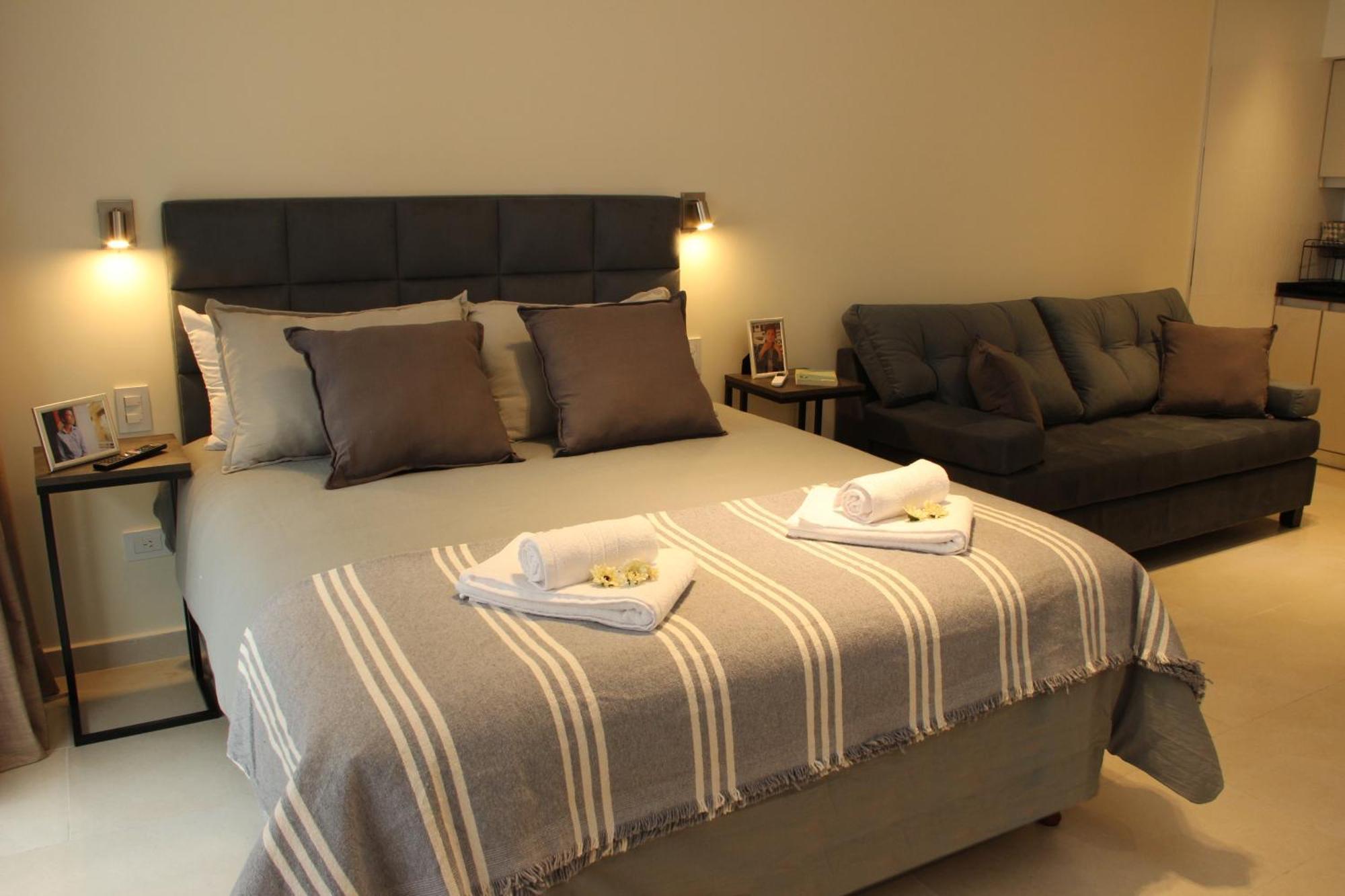 In House Ba - College Aparthotel *