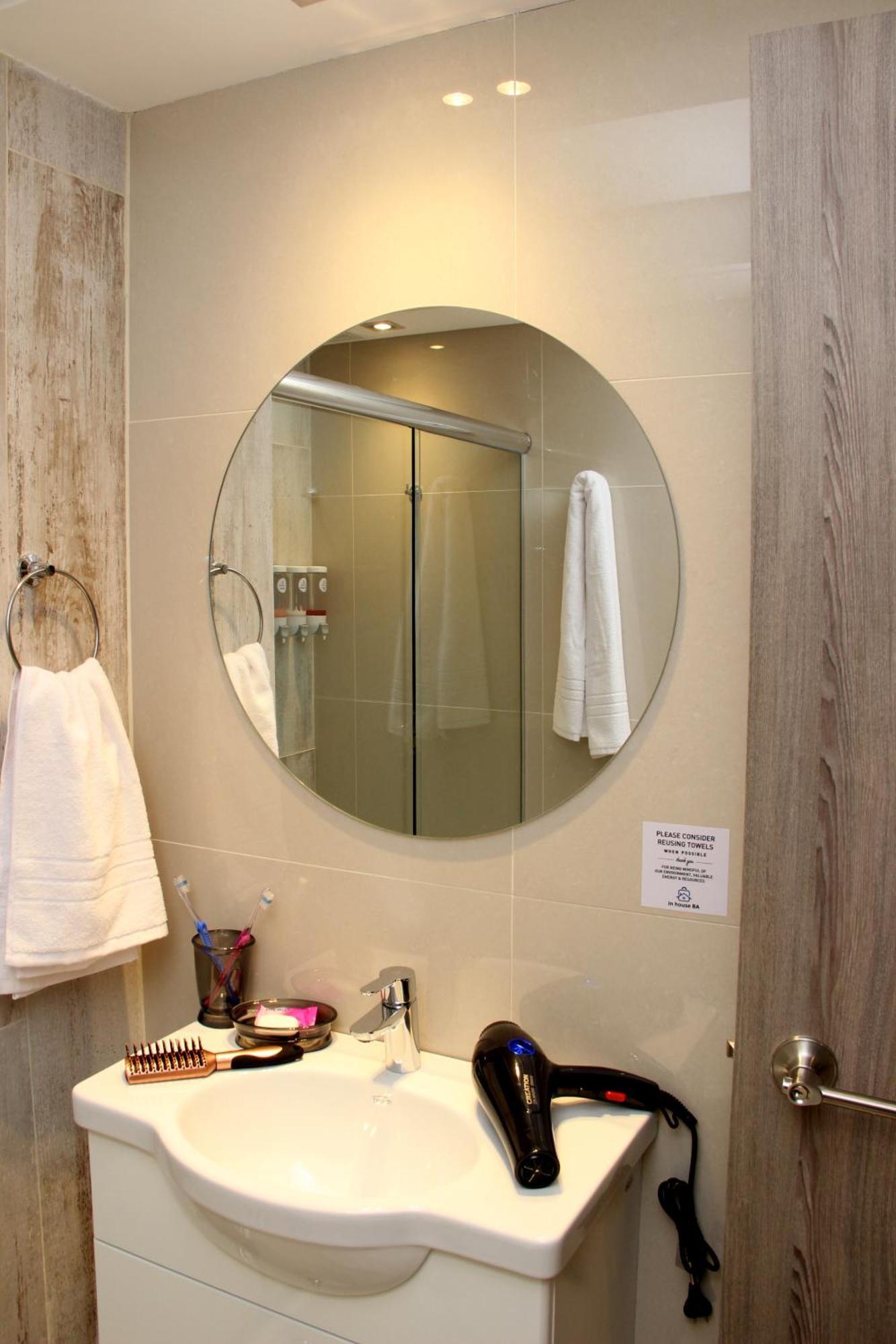 In House Ba - College Aparthotel *