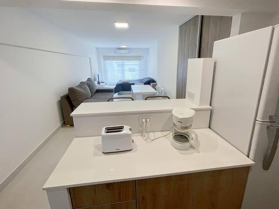 Estudio Con Balcon Y Piscina- 5k *
