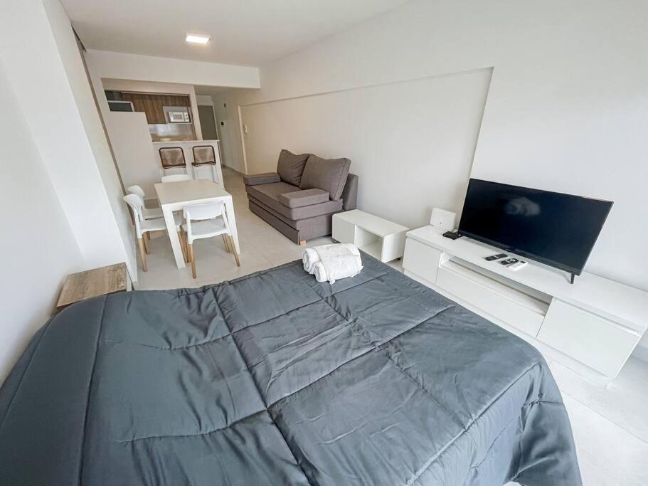 Estudio Con Balcon Y Piscina- 5k