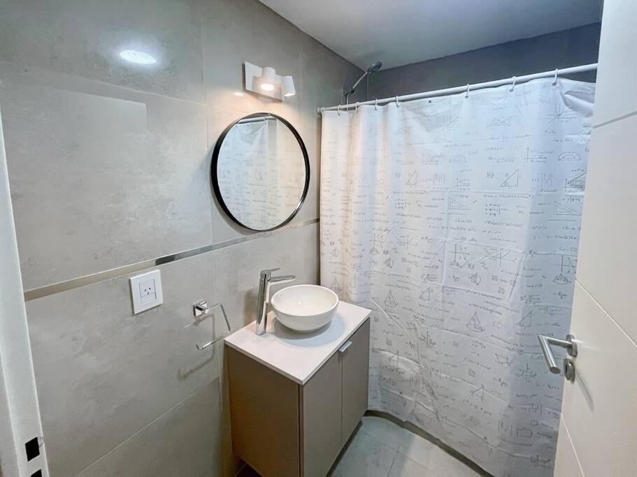 Estudio Con Balcon Y Piscina- 5k *
