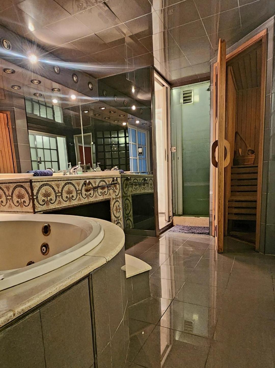 Holiday home Santelmo Casona Unica 4pisos Full Terraza Piscina Quincho Parrilla Ascensor 2jacuzzis Sauna 7dorm 6banos Buenos Aires
