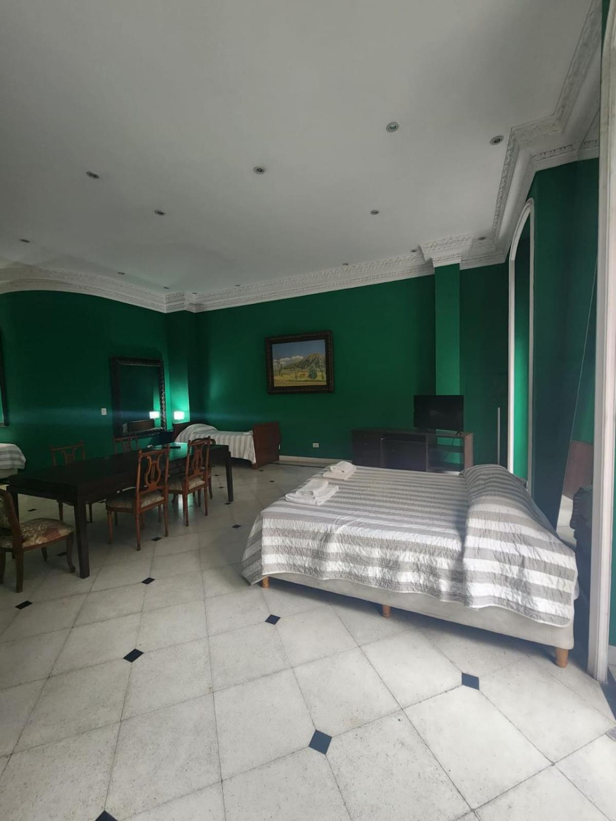 Leonardo Da Vinci Aparthotel 3*
