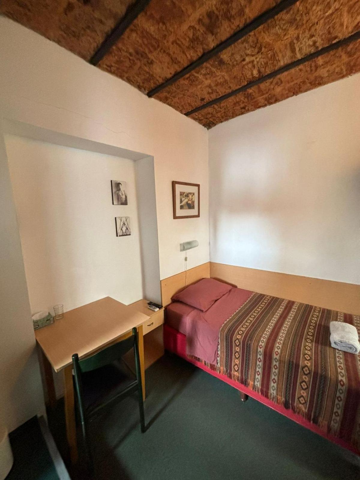 Lgy Only Men Bed & Breakfast *