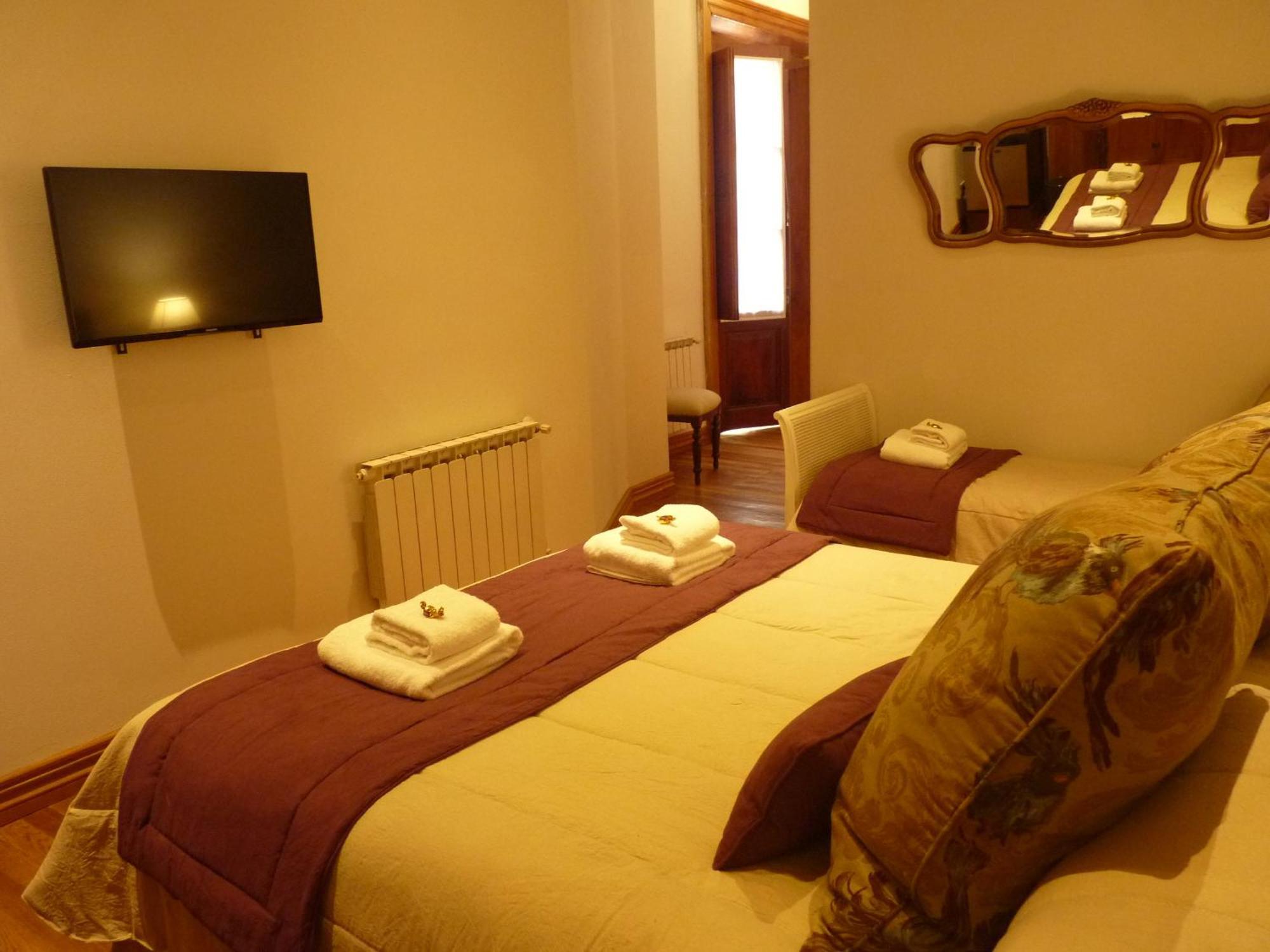 Cruce's Boutique 4*