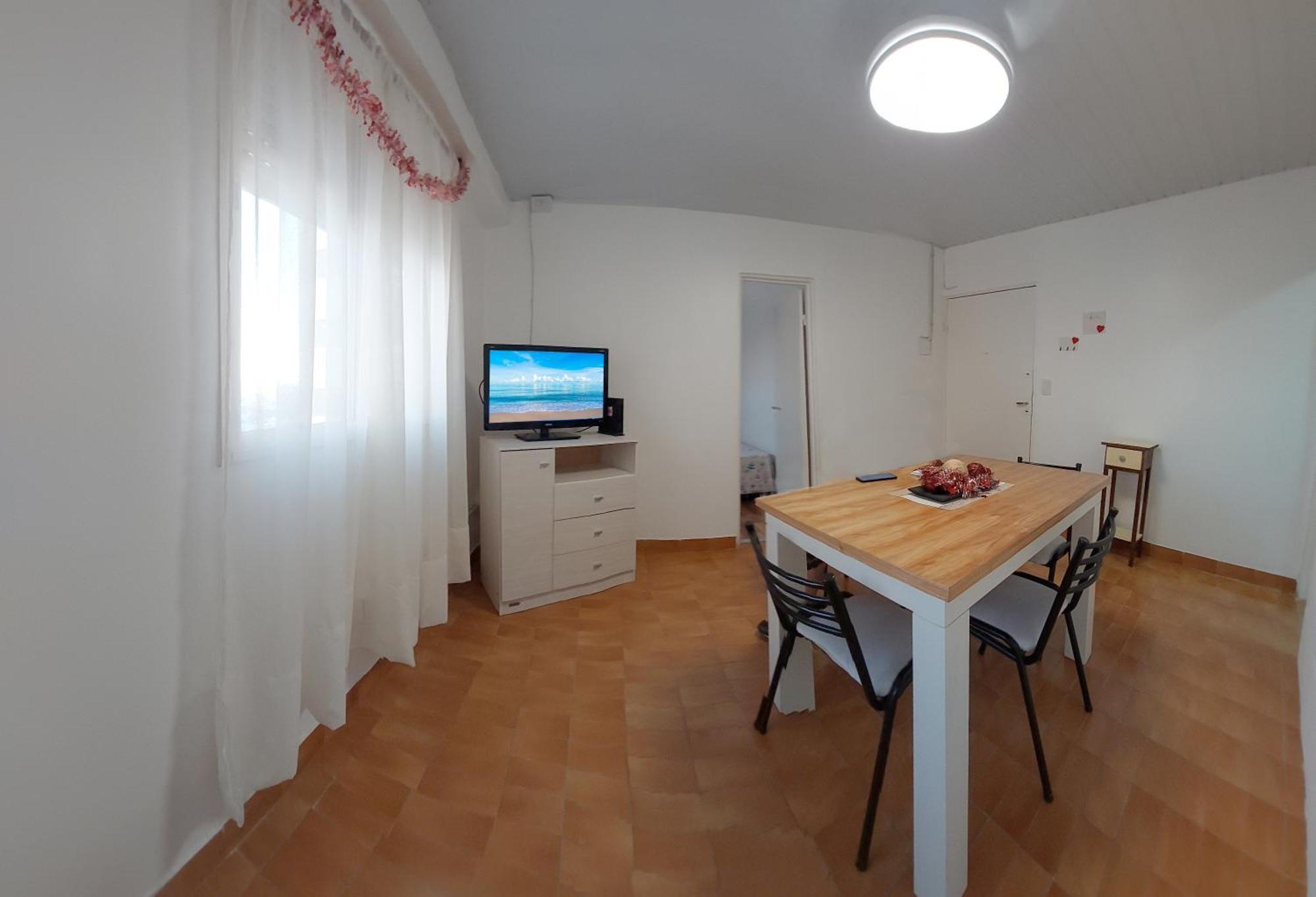 Inclan Feliz Apartment