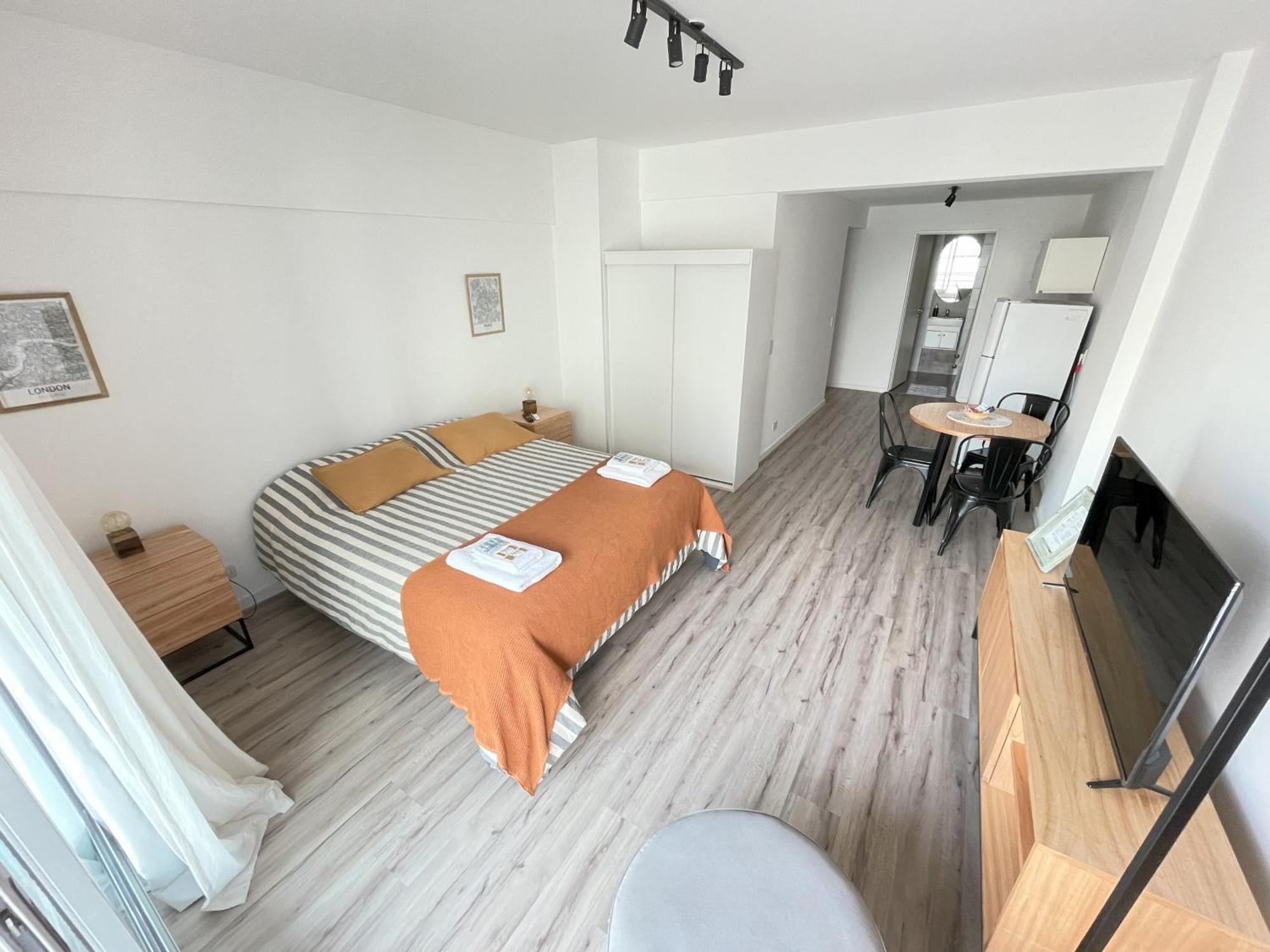 Stayhub Departamento Luminoso Colegiales-belgrano Cama Matrimonial *