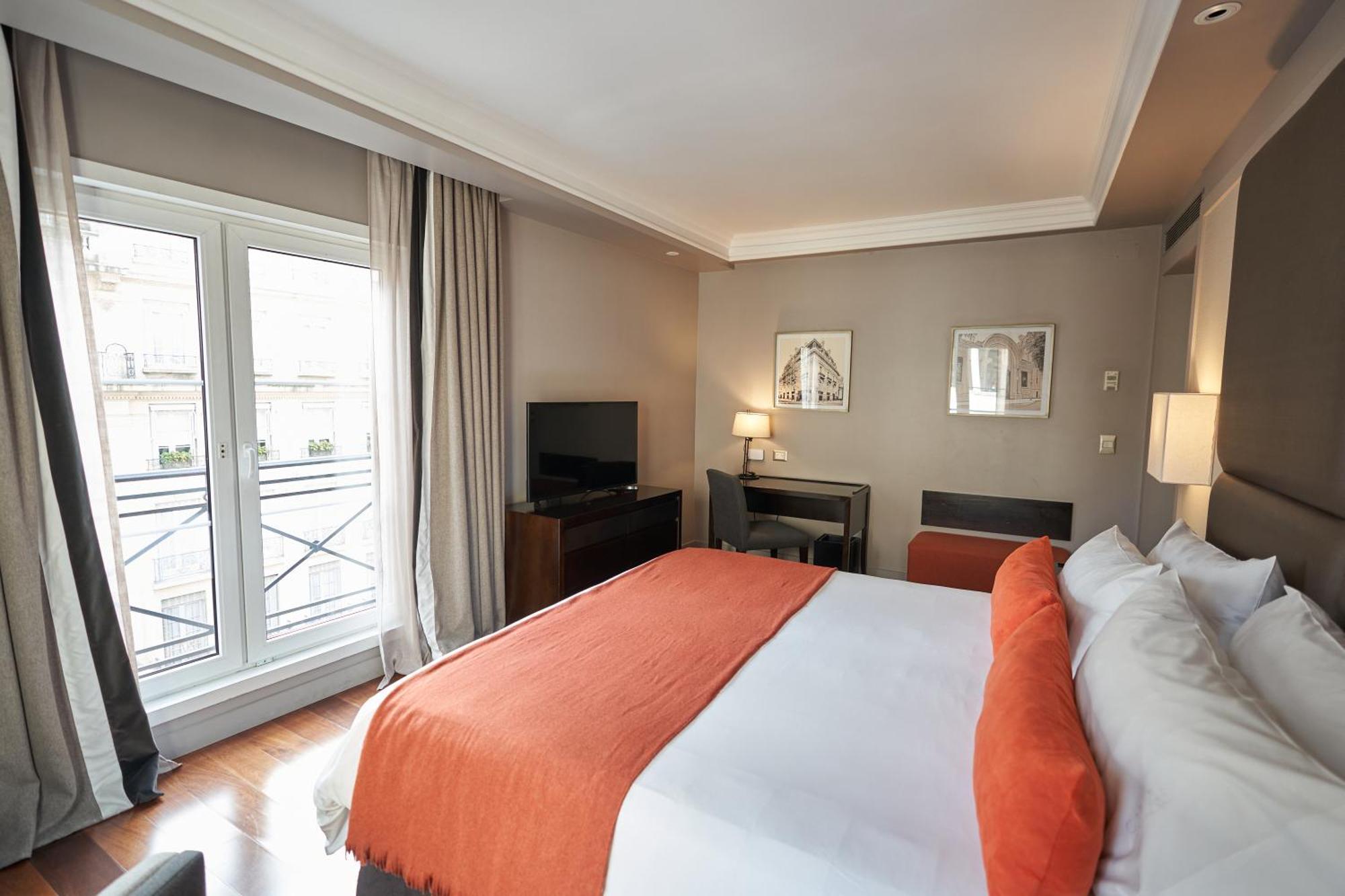 Hotel Carles 4*