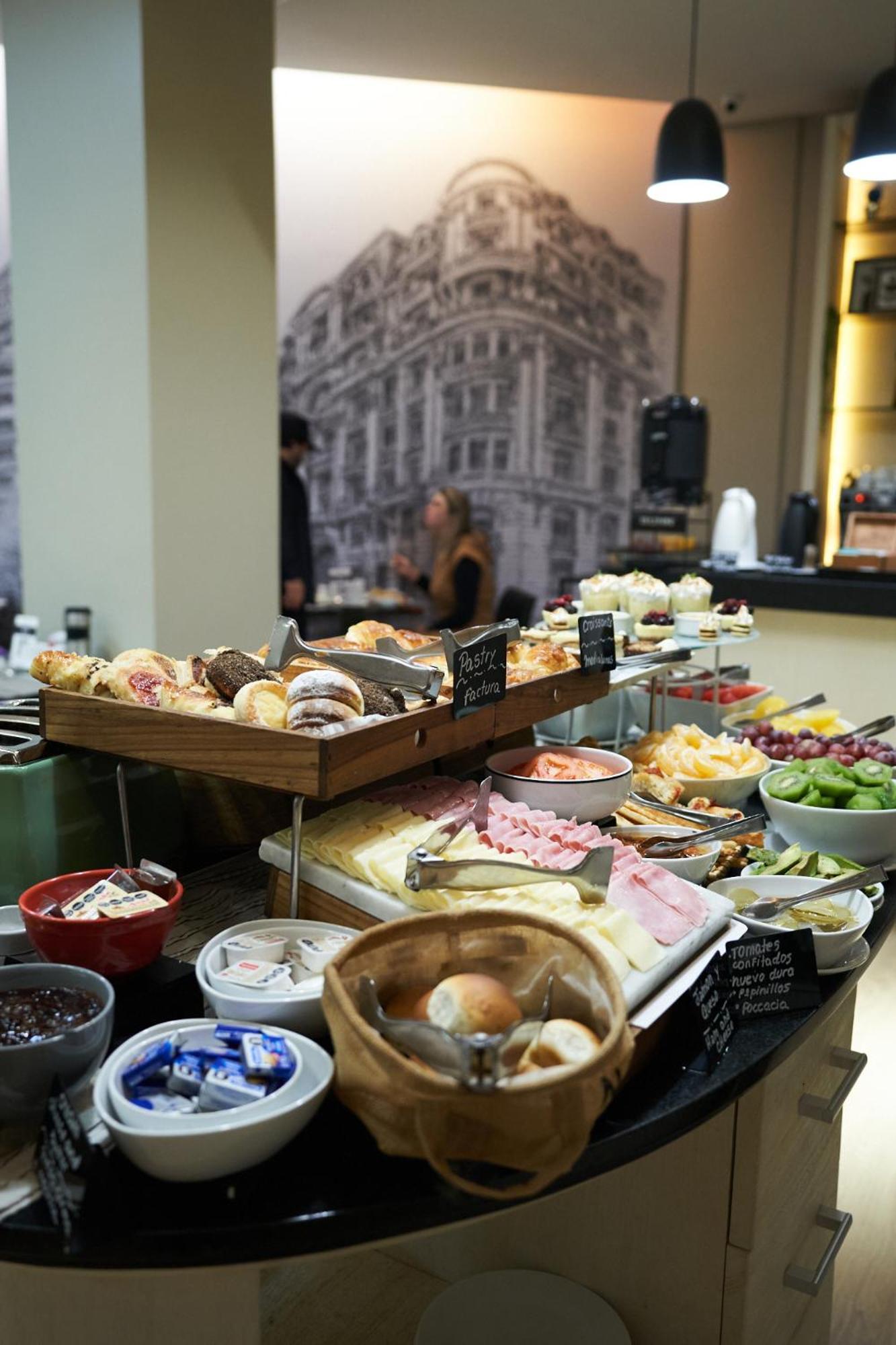 Carles Hotel 4*