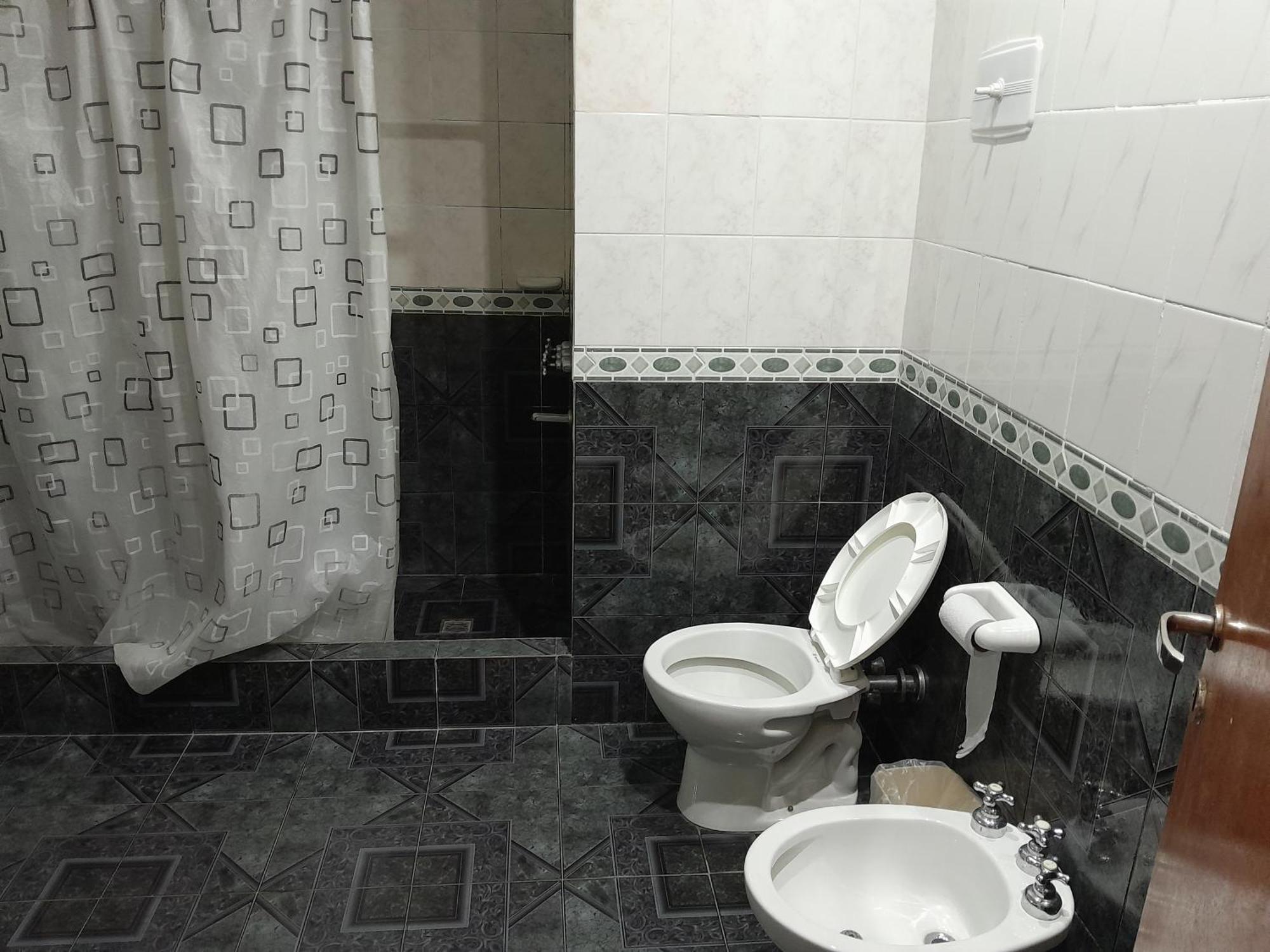 Hotel Paname, Cerca De La Rural , Embajada Eeuu , Hipodromo De Palermo Y Campo De Polo Buenos Aires