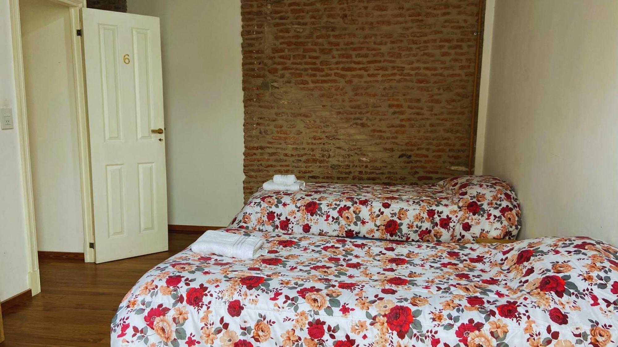 Acomodação com café da manhã  La Casa Del Loro, San Telmo - 8 Habitaciones Buenos Aires