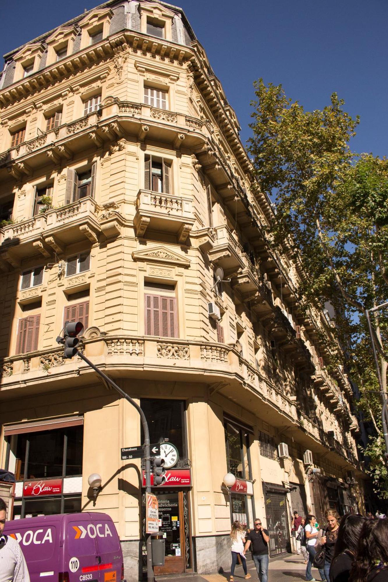 Apartamento Loft Antiguo Sobre Av De Mayo Buenos Aires
