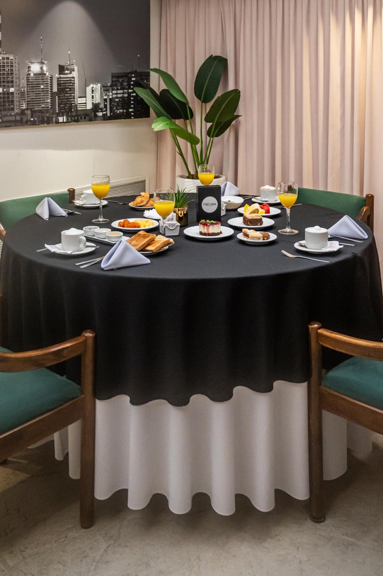 Hotel Feir's Park & Rooftop 5*