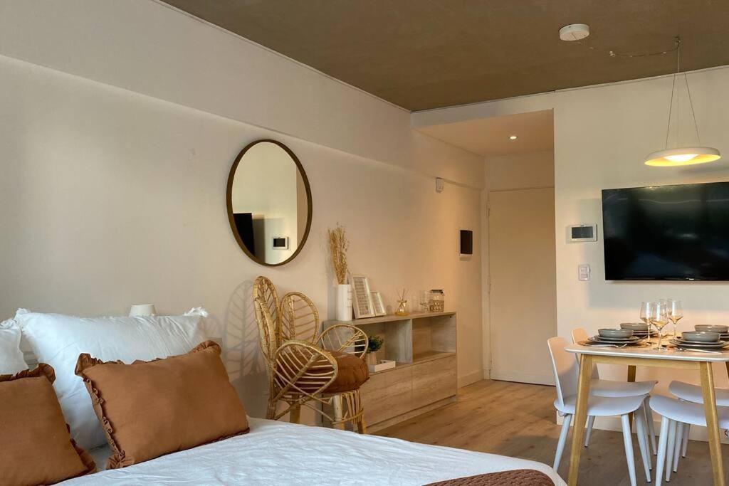 Mono En Palermo Hollywood Gym Laundry Jacuzzi 100mts Mercado De Pulgas Apartment