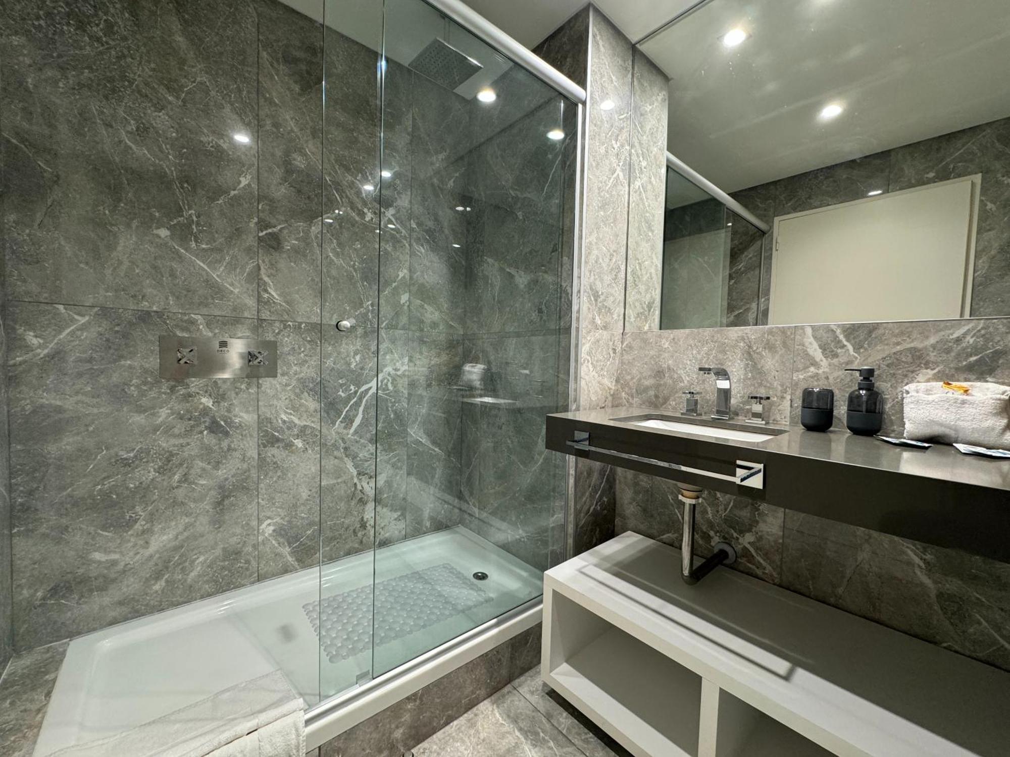 Estudio Moderno Exclusivo Deco Recoleta By Armani Casa Apartment