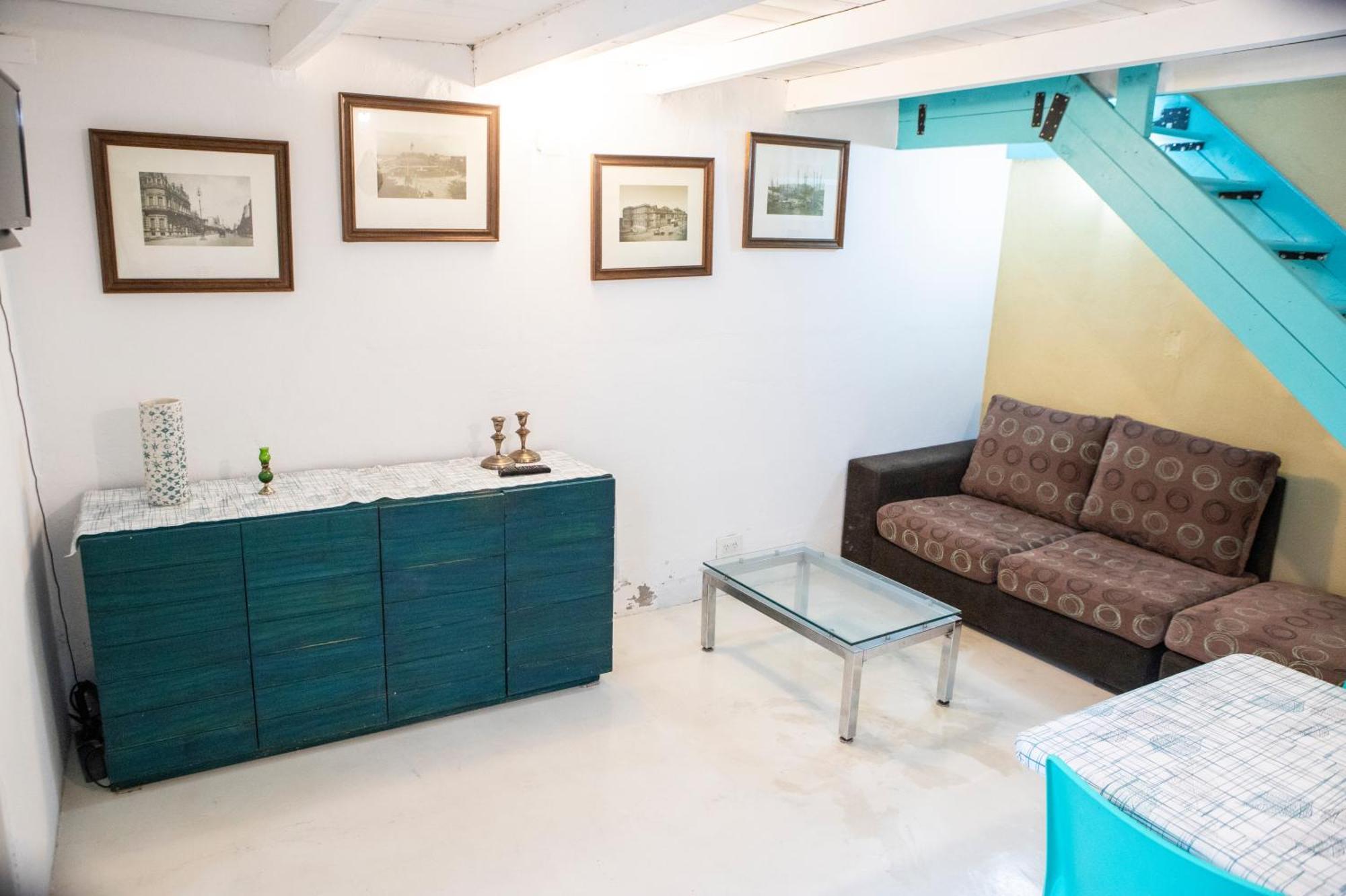 1 Apartment *