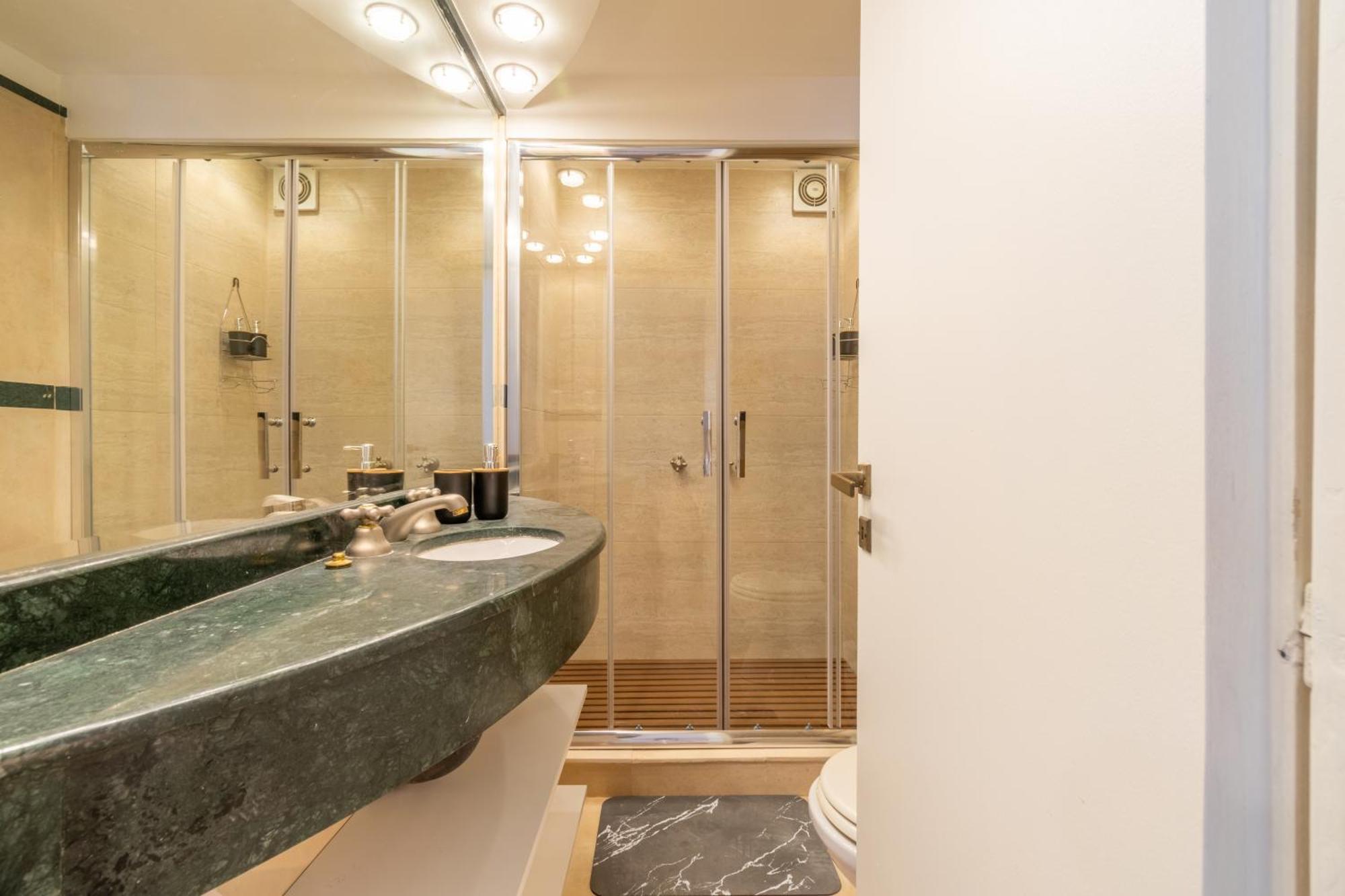 Studio A Estrenar En Calle Florida - Wifi- 2 Personas Apartment Buenos Aires
