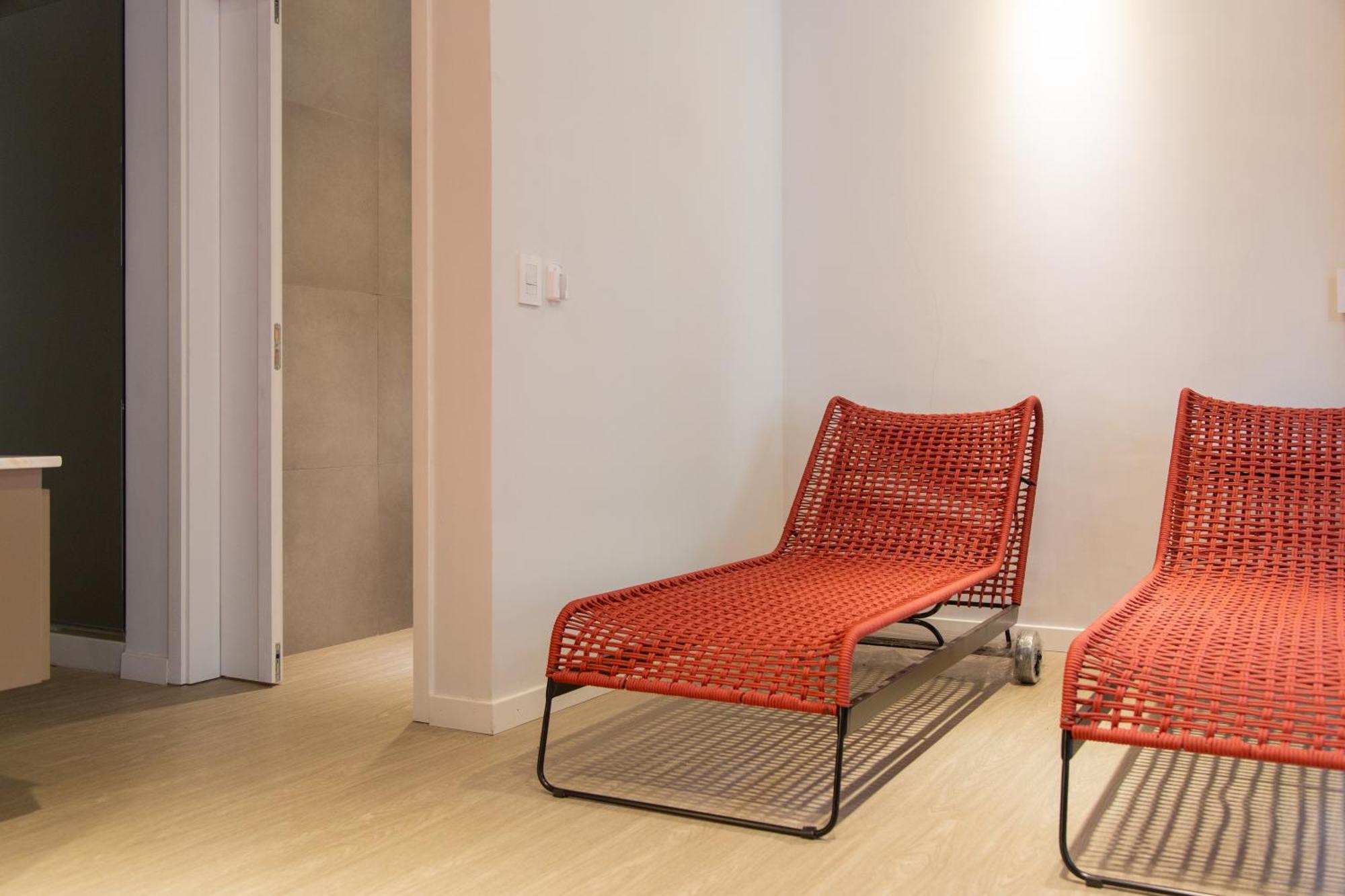 Dahlia Deluxe Studio Apartment *
