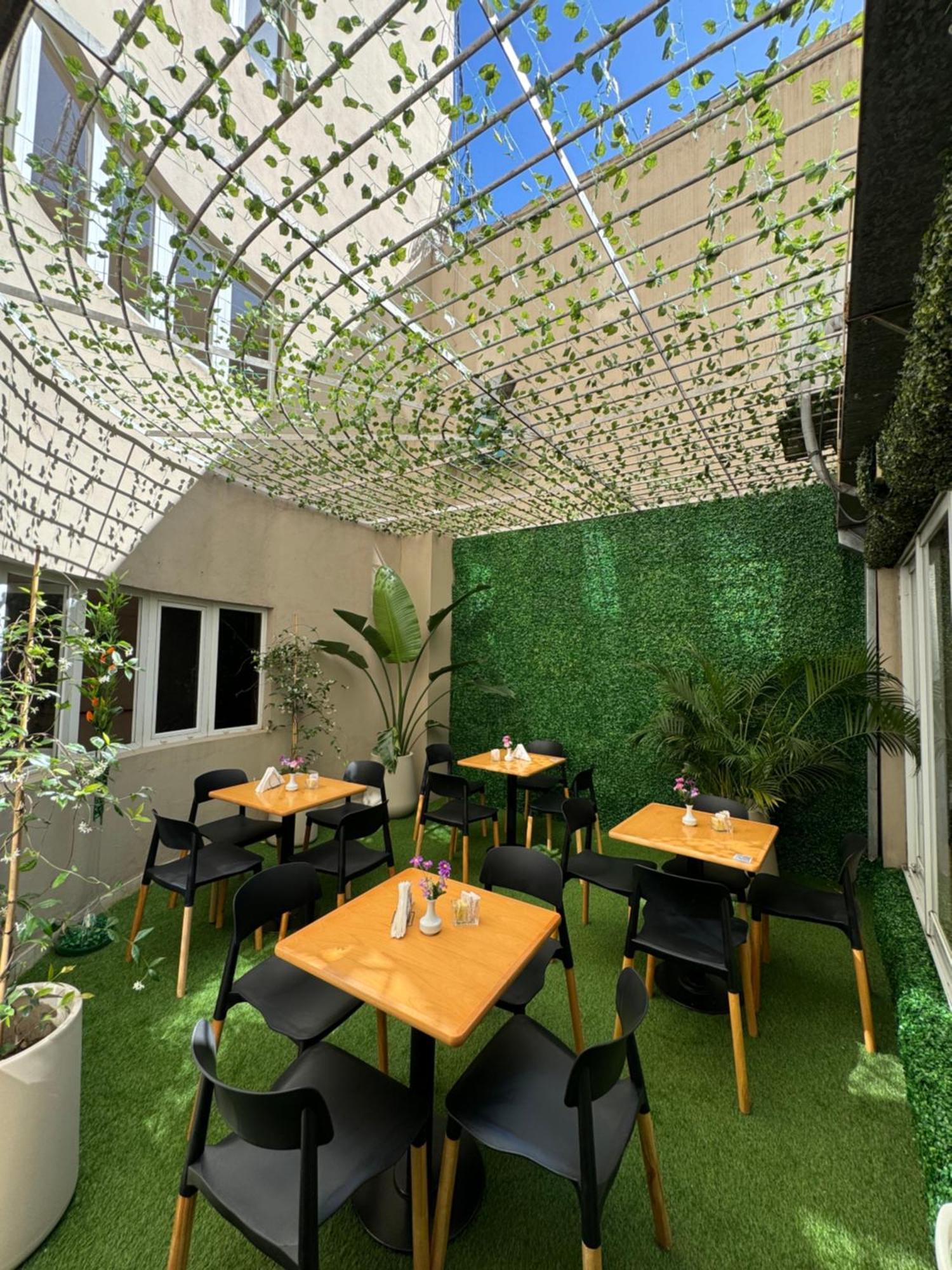 Intersur Hotel 3*