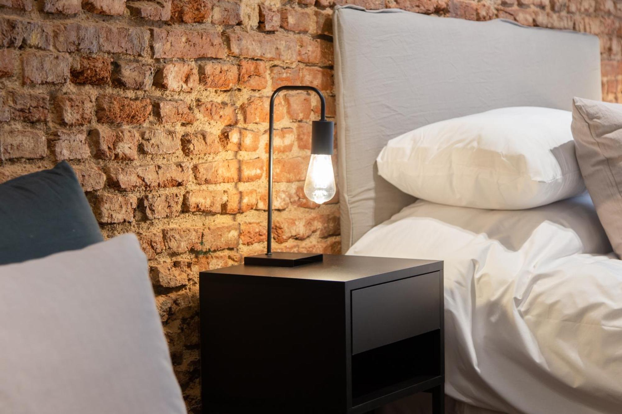 Loft Style Beautiful Studio Apartment *