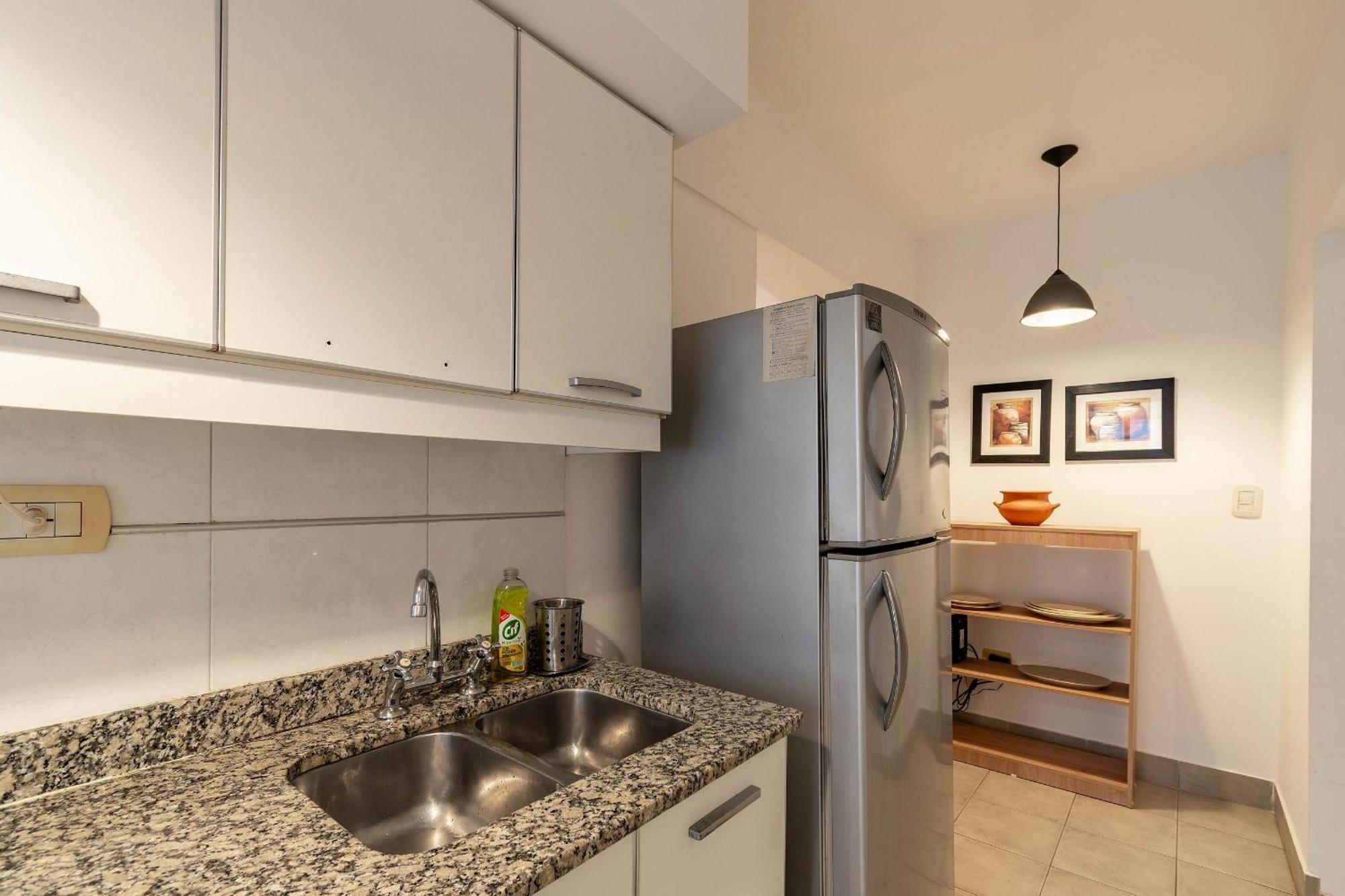 Espacioso Departamento Con Cochera En Recoleta Apartment Buenos Aires