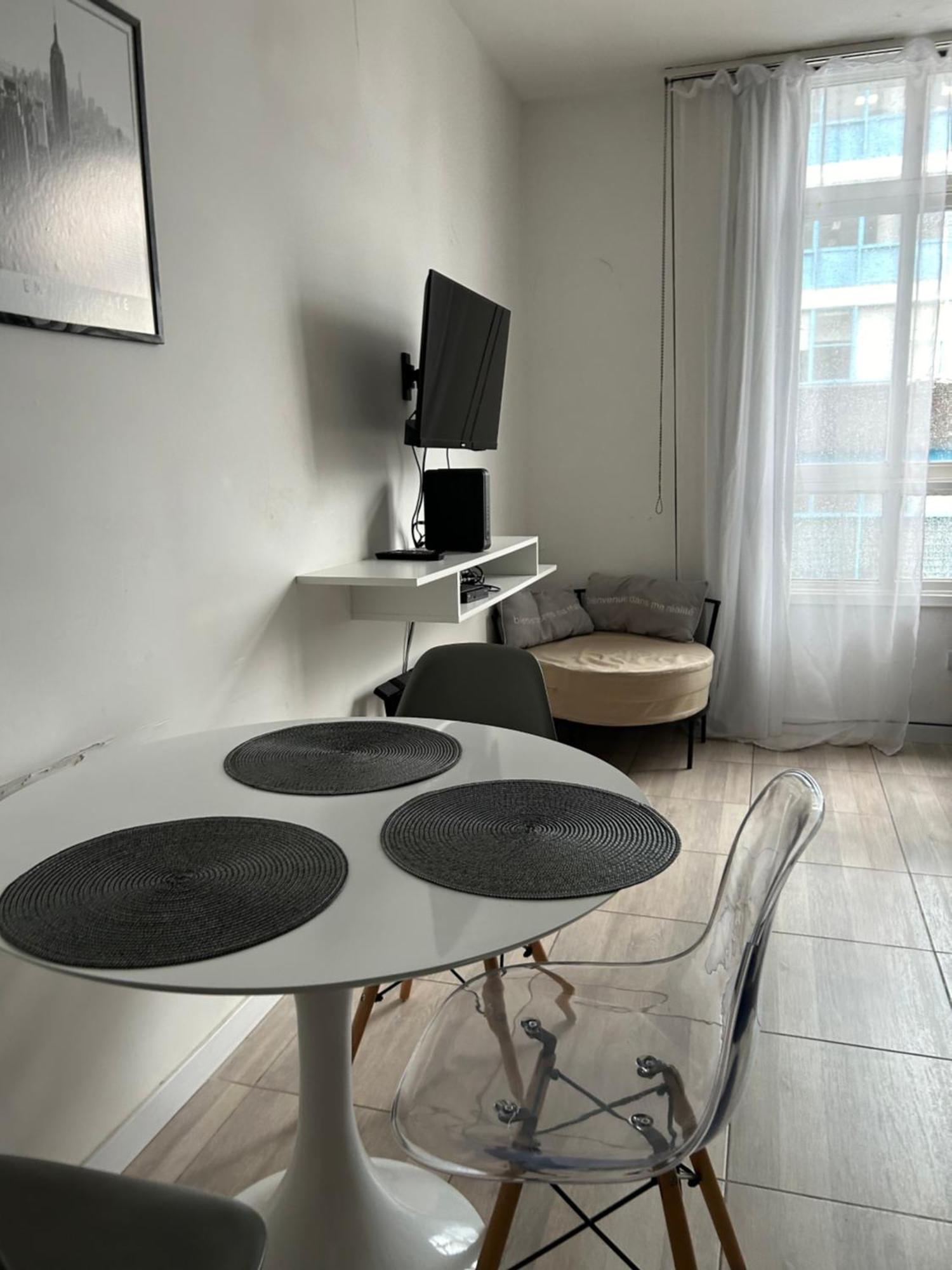 Tribeca Apartment *