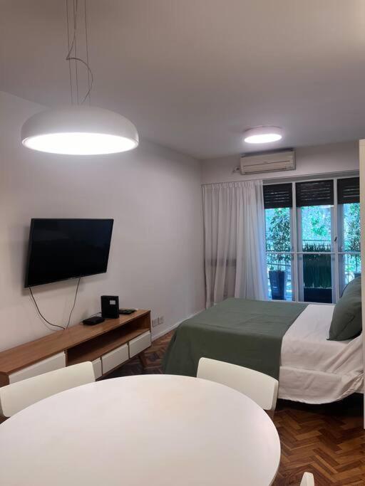 Apartment Modern And Cozy Apt, Wifi Hv, Spacious Kitchen *