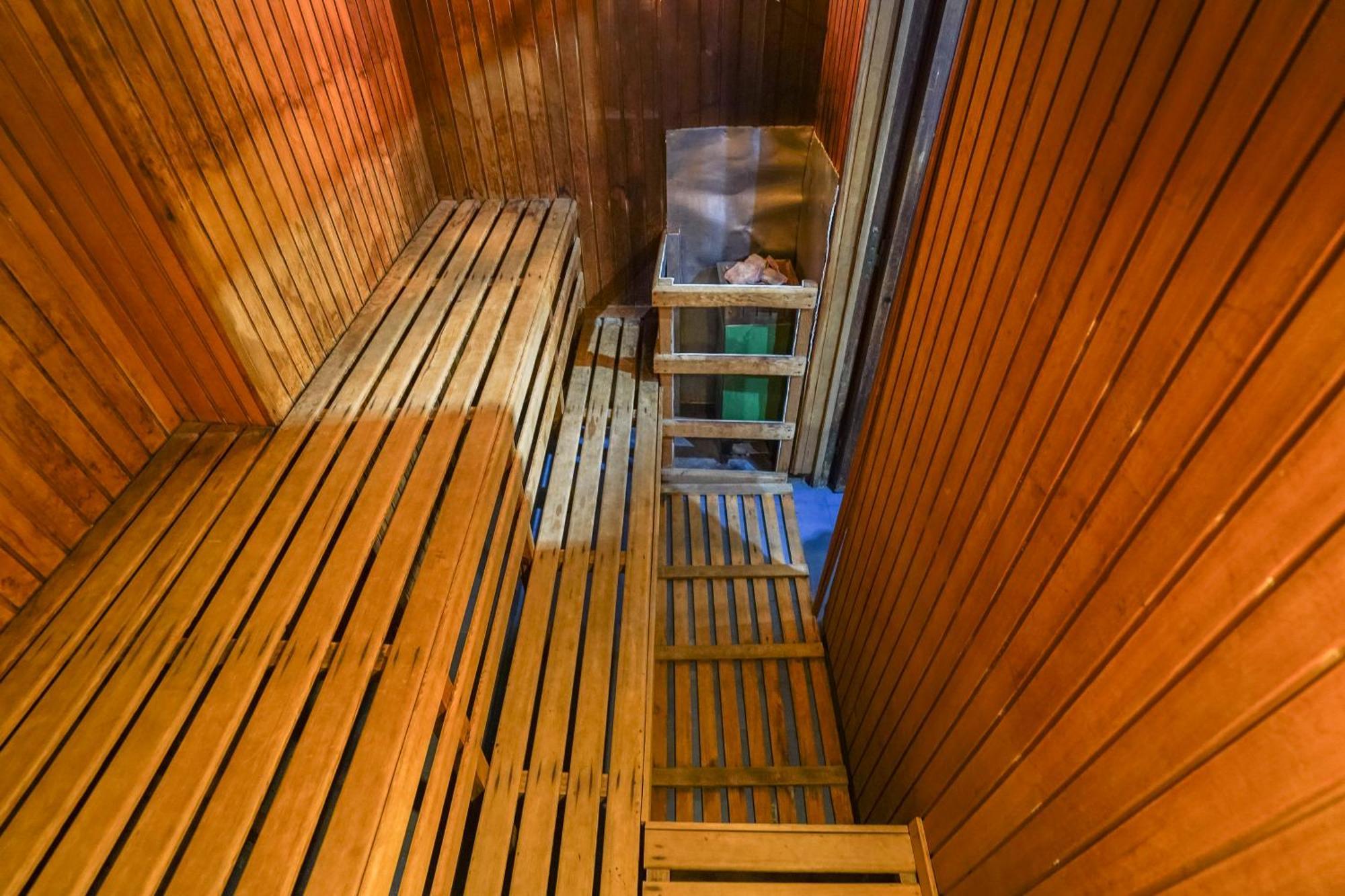 Exclusivos Con Piscina Y Sauna En El Corazon De *