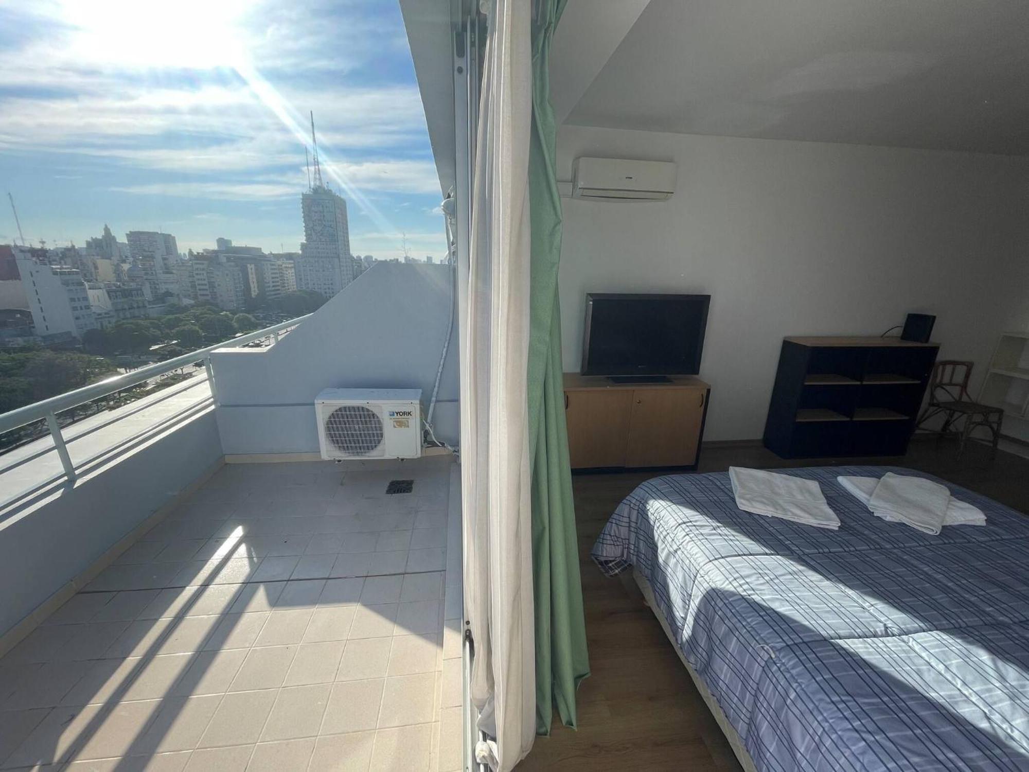 Apartamento On 13th Floor Above 9 De Julio Avenue Buenos Aires