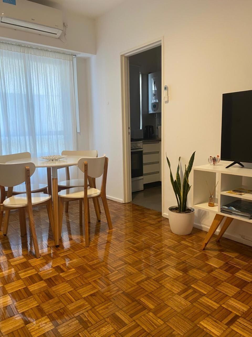 Homely French * Ciudad Autónoma de Buenos Aires