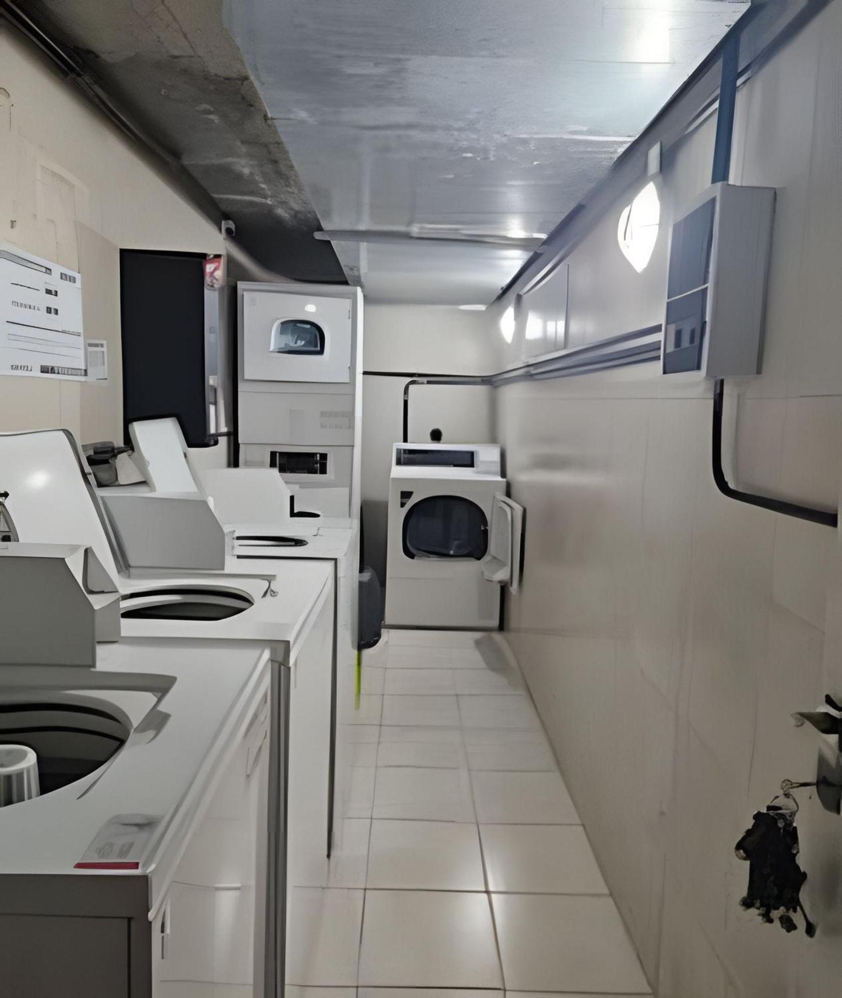 Mitre 1444 Apartment