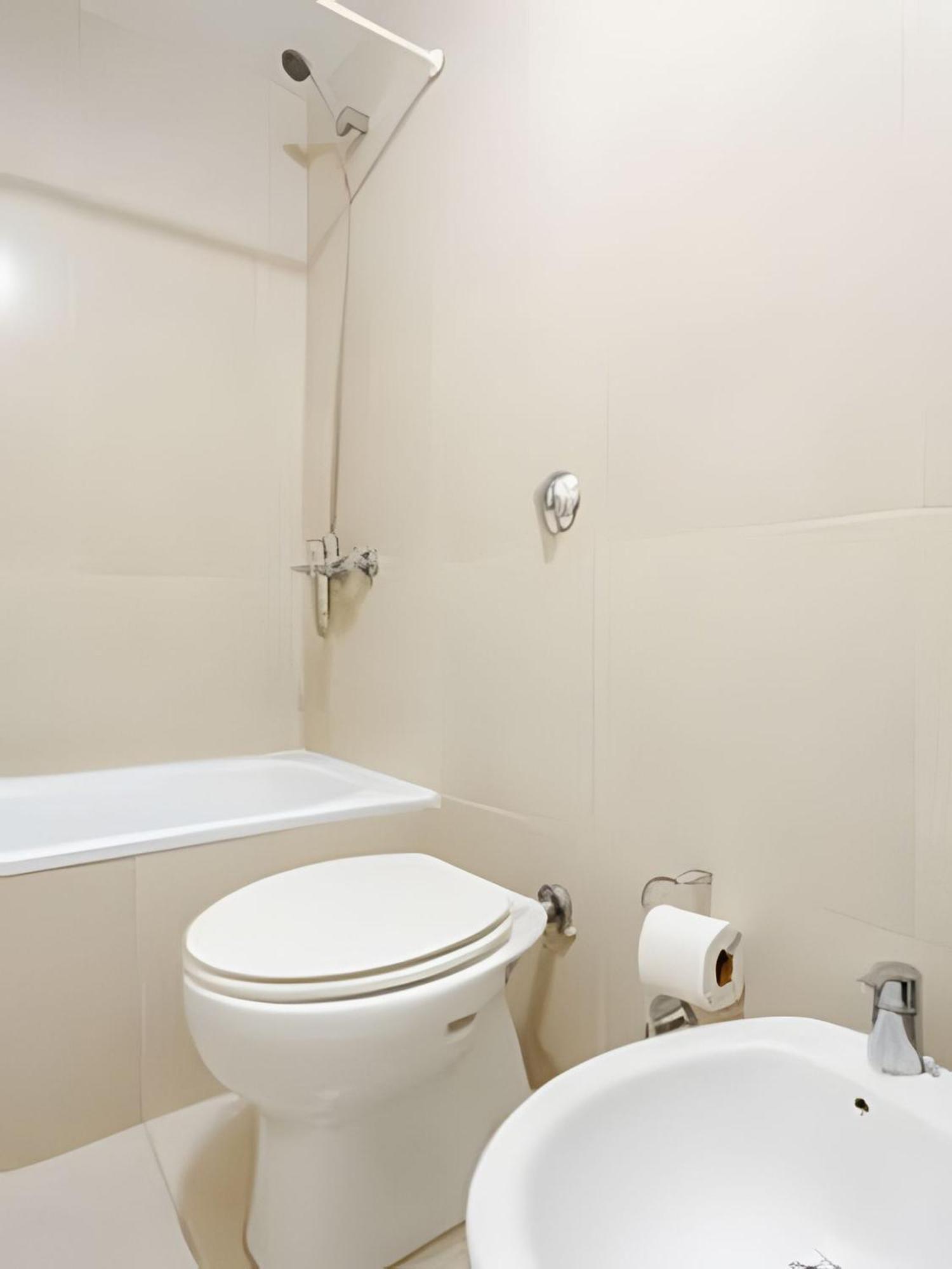 Mitre 1444 Apartment *
