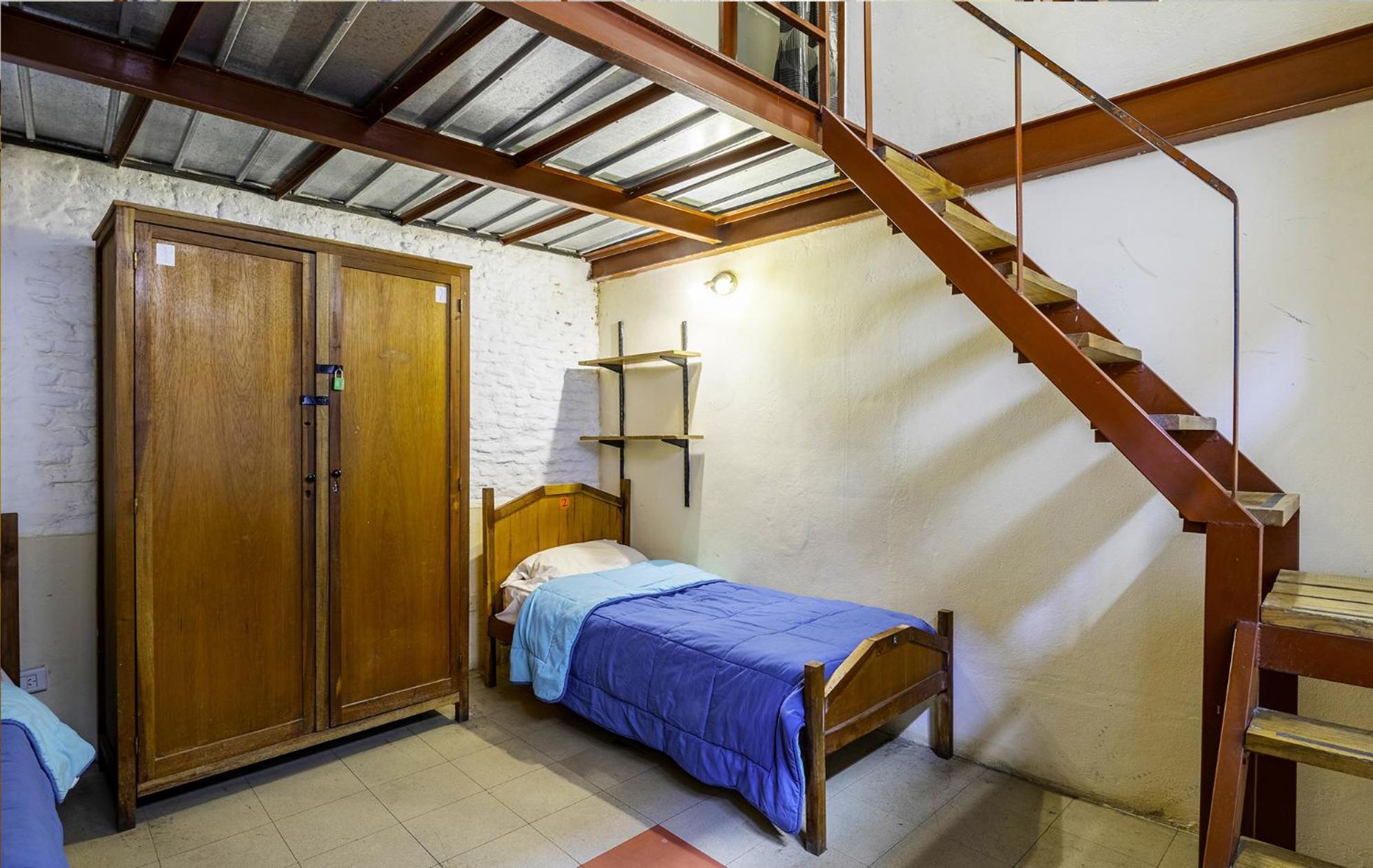 Granados Hostel *