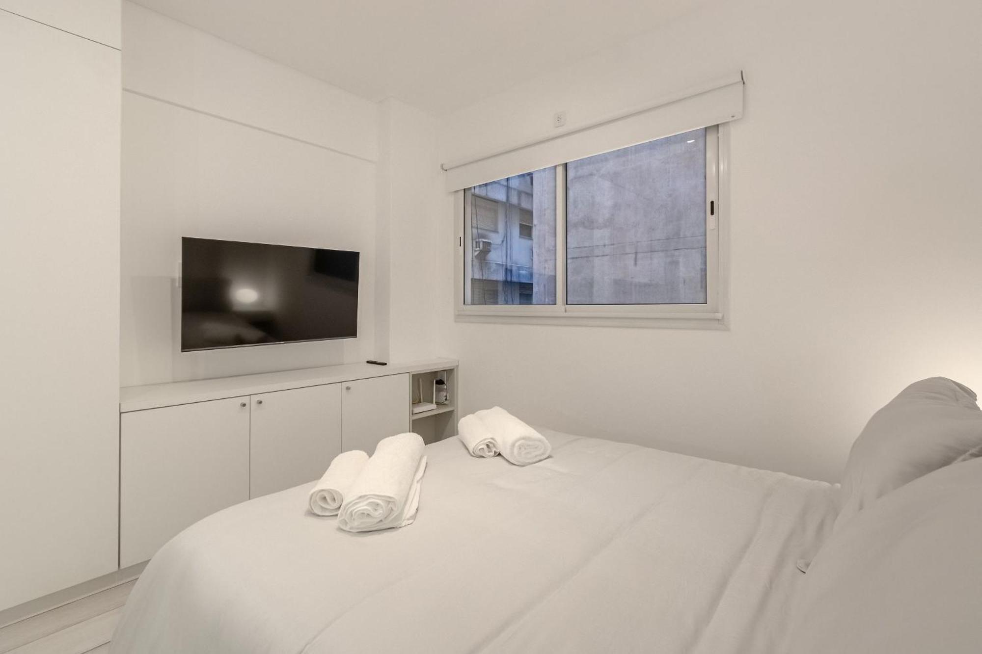 Estudio Moderno En Av. Libertador | Seguridad 24hs *