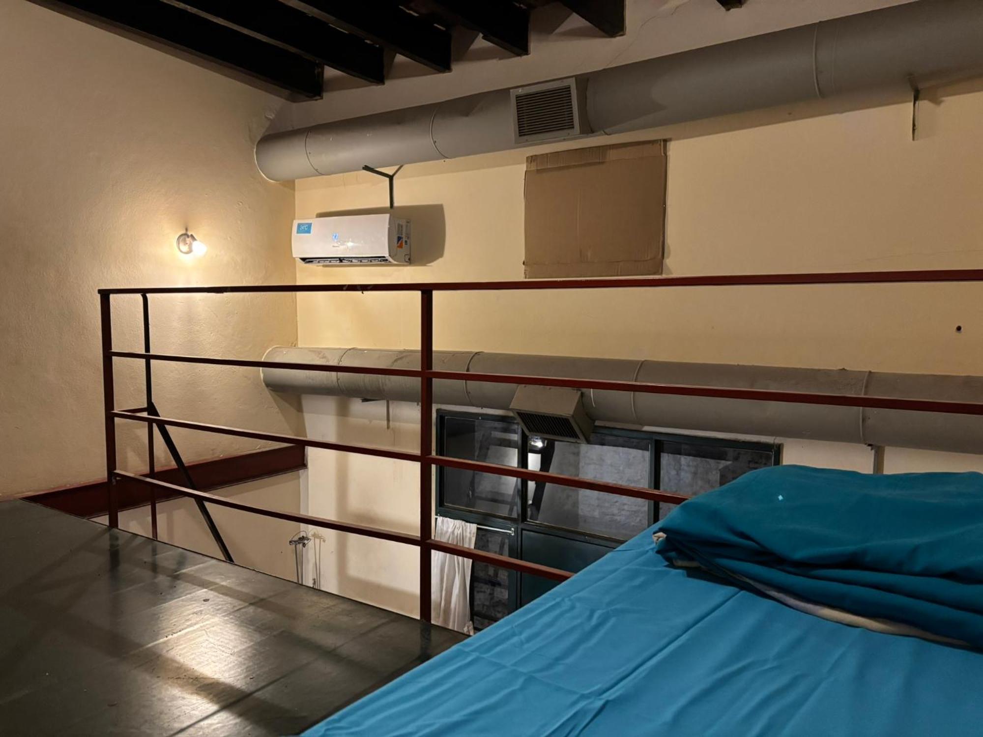 Granados Hostel *