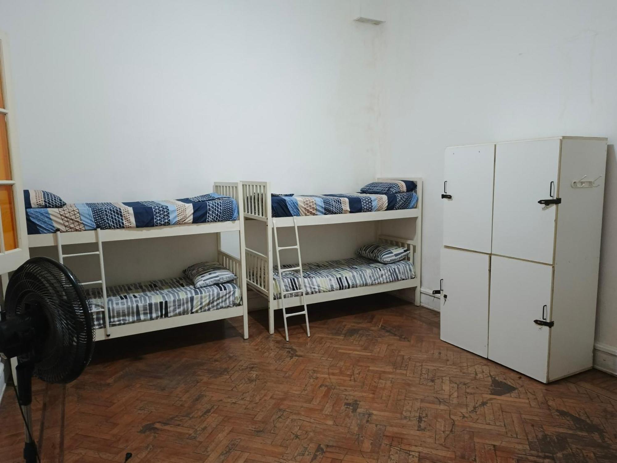 Downtown Morenas Hostel *